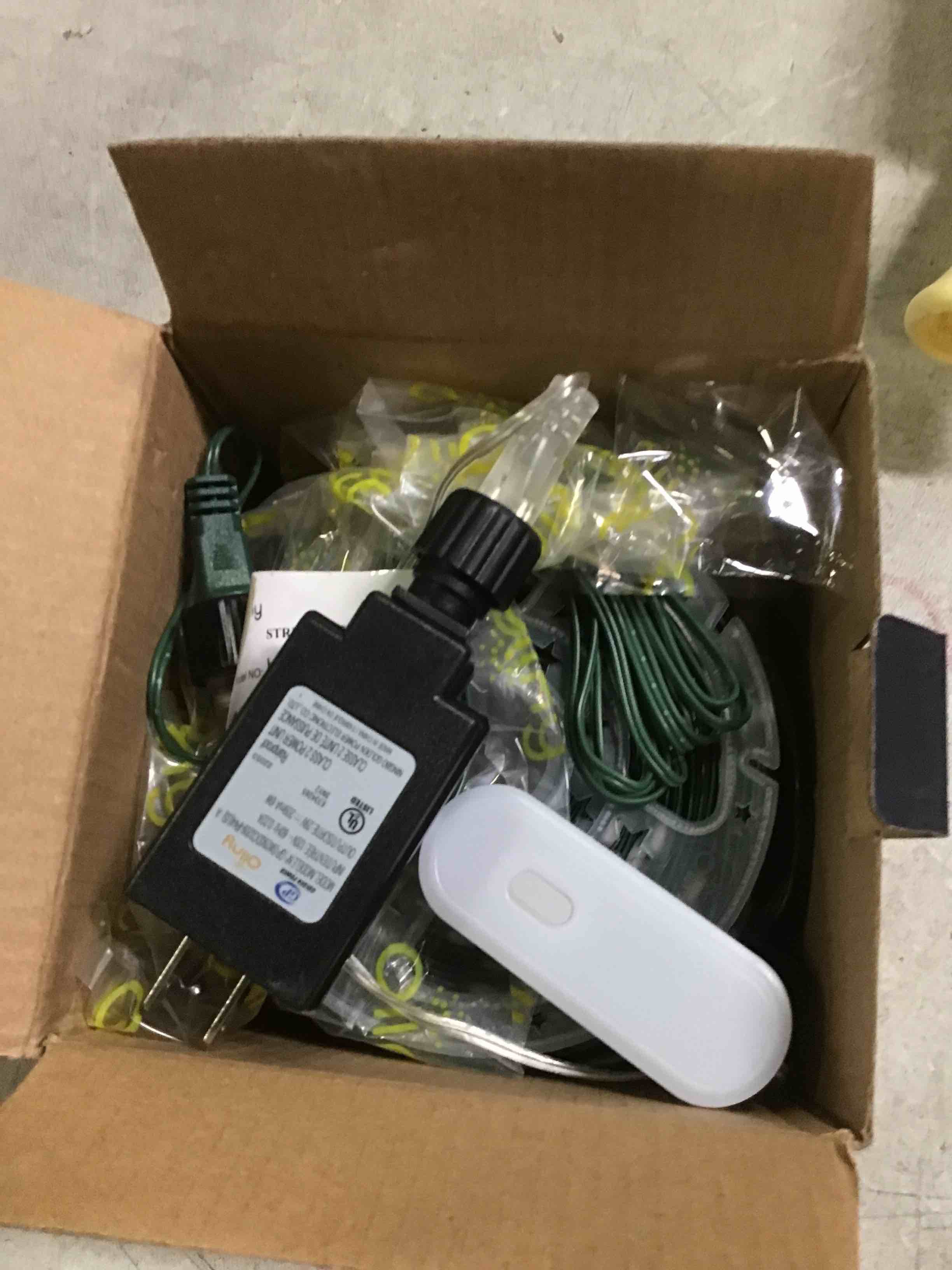 https://s3.amazonaws.com/lotting-images-prod/bidfta/BLU4888004_1683741551305.jpeg