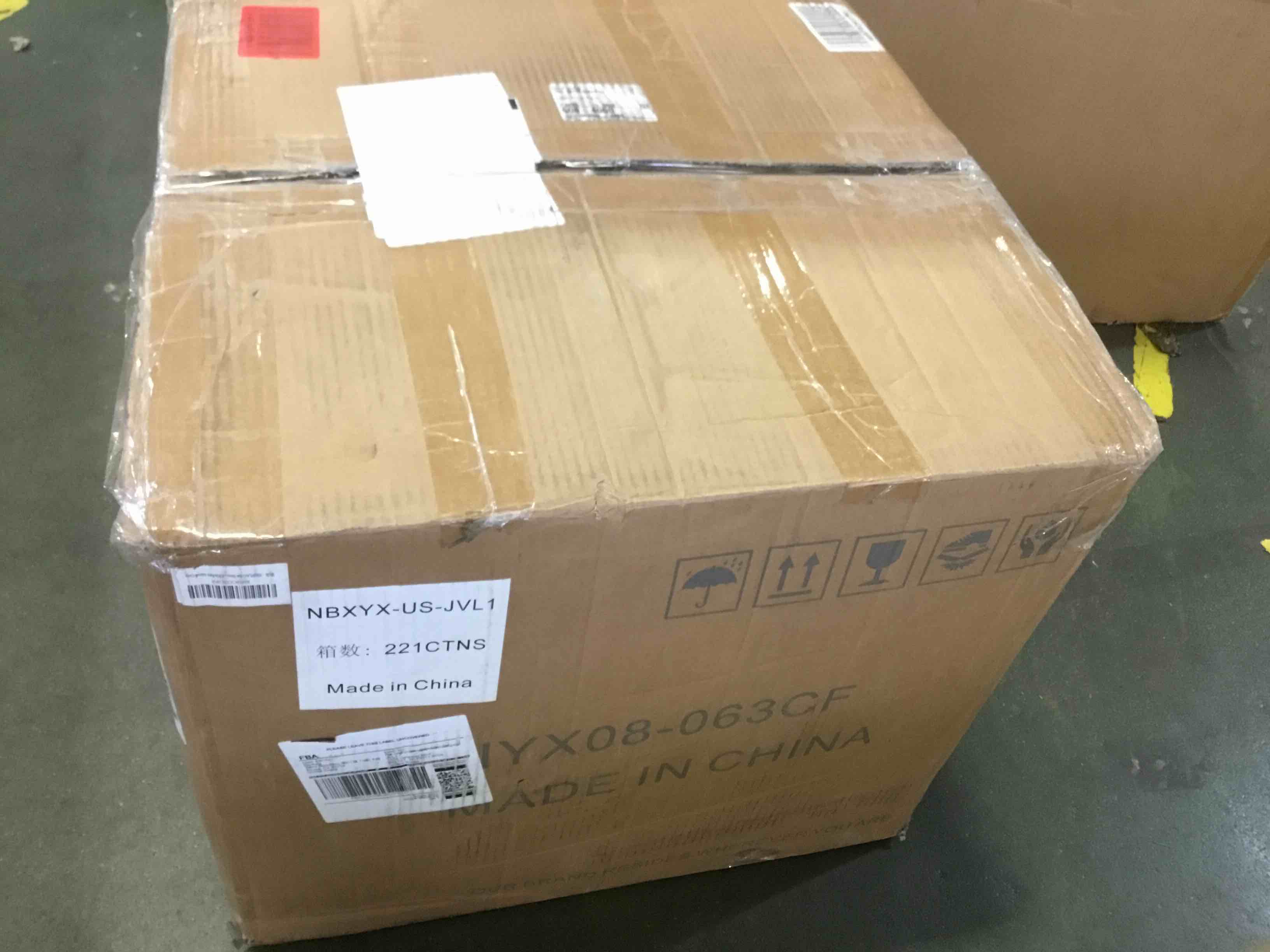 https://s3.amazonaws.com/lotting-images-prod/bidfta/BLU4913865_1689164966476.jpeg