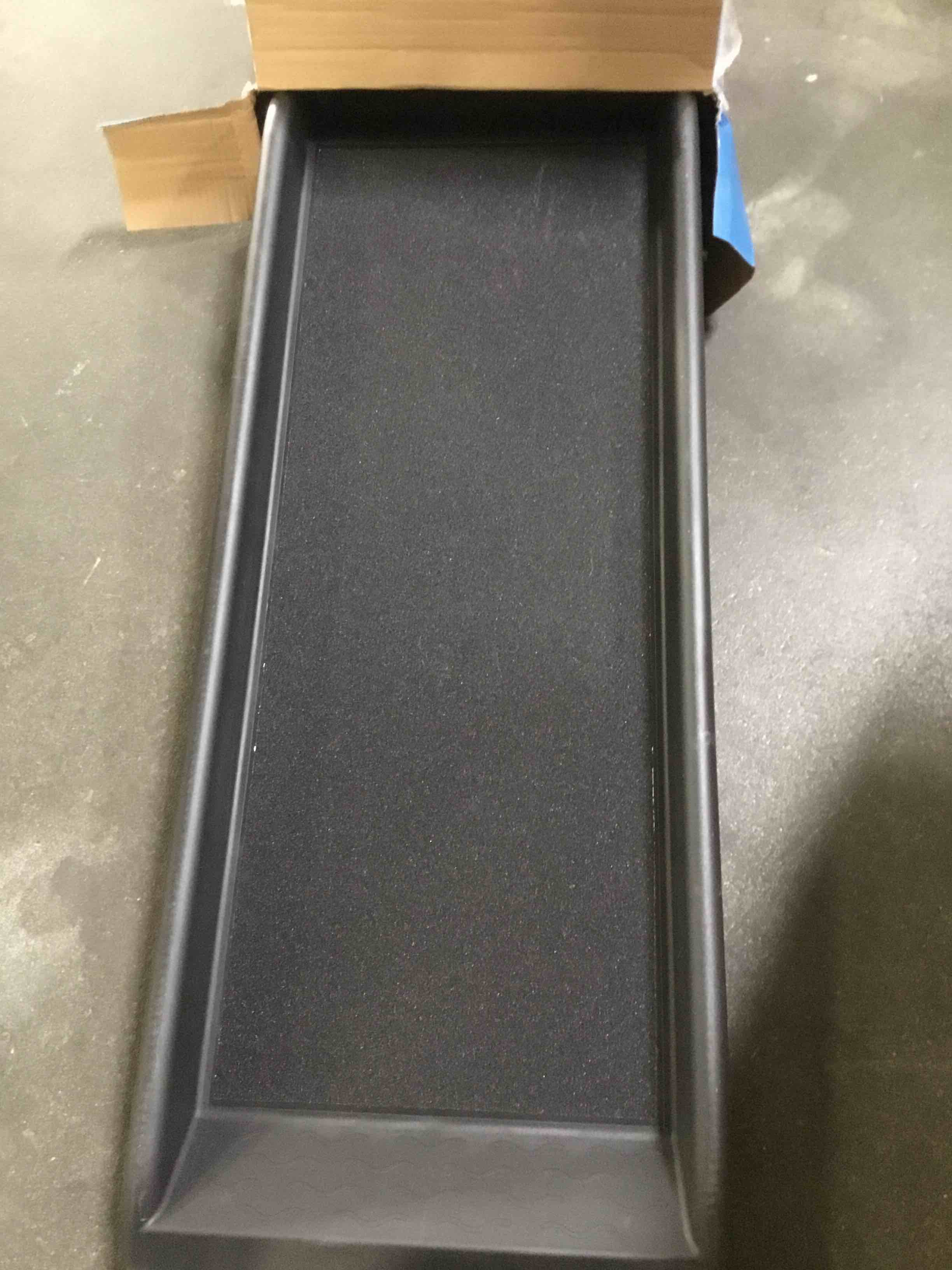 https://s3.amazonaws.com/lotting-images-prod/bidfta/BLU4914106_1689598339006.jpeg