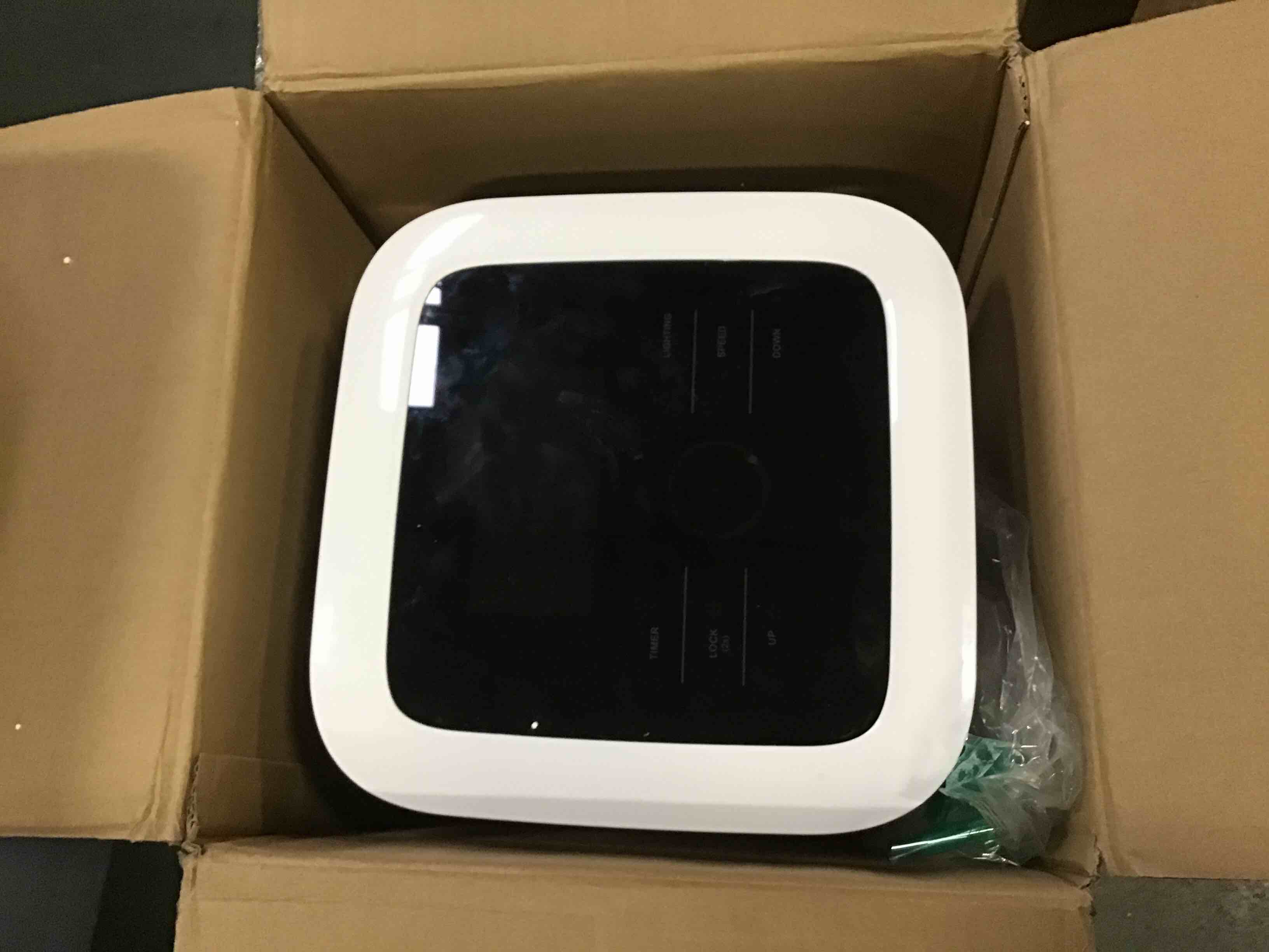 https://s3.amazonaws.com/lotting-images-prod/bidfta/BLU4914734_1688039819609.jpeg