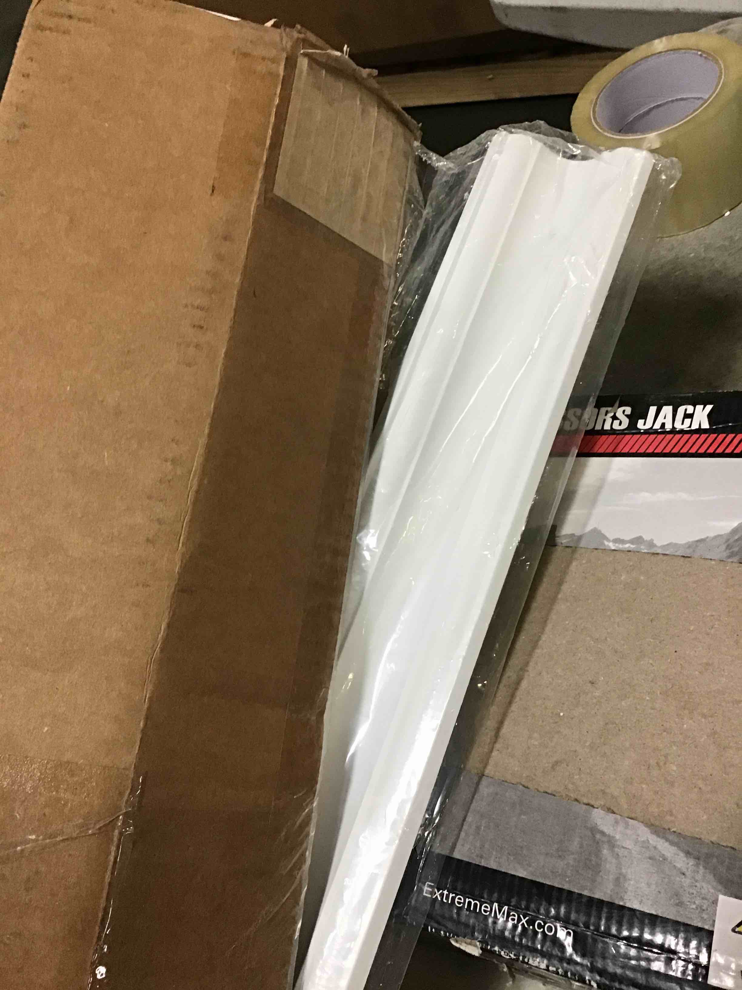 https://s3.amazonaws.com/lotting-images-prod/bidfta/BLU4914772_1688045088362.jpeg