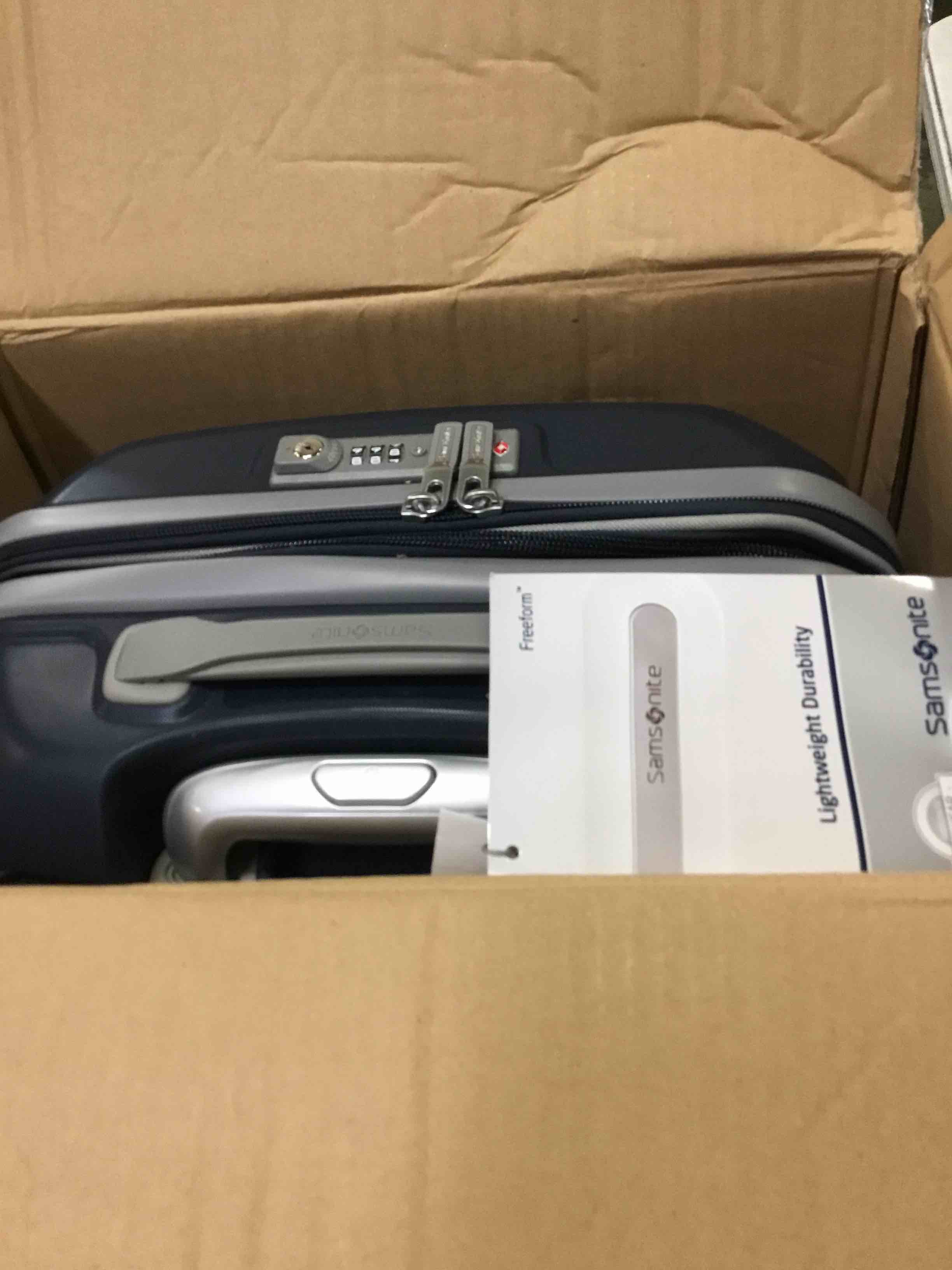 https://s3.amazonaws.com/lotting-images-prod/bidfta/BLU4915120_1688390749529.jpeg