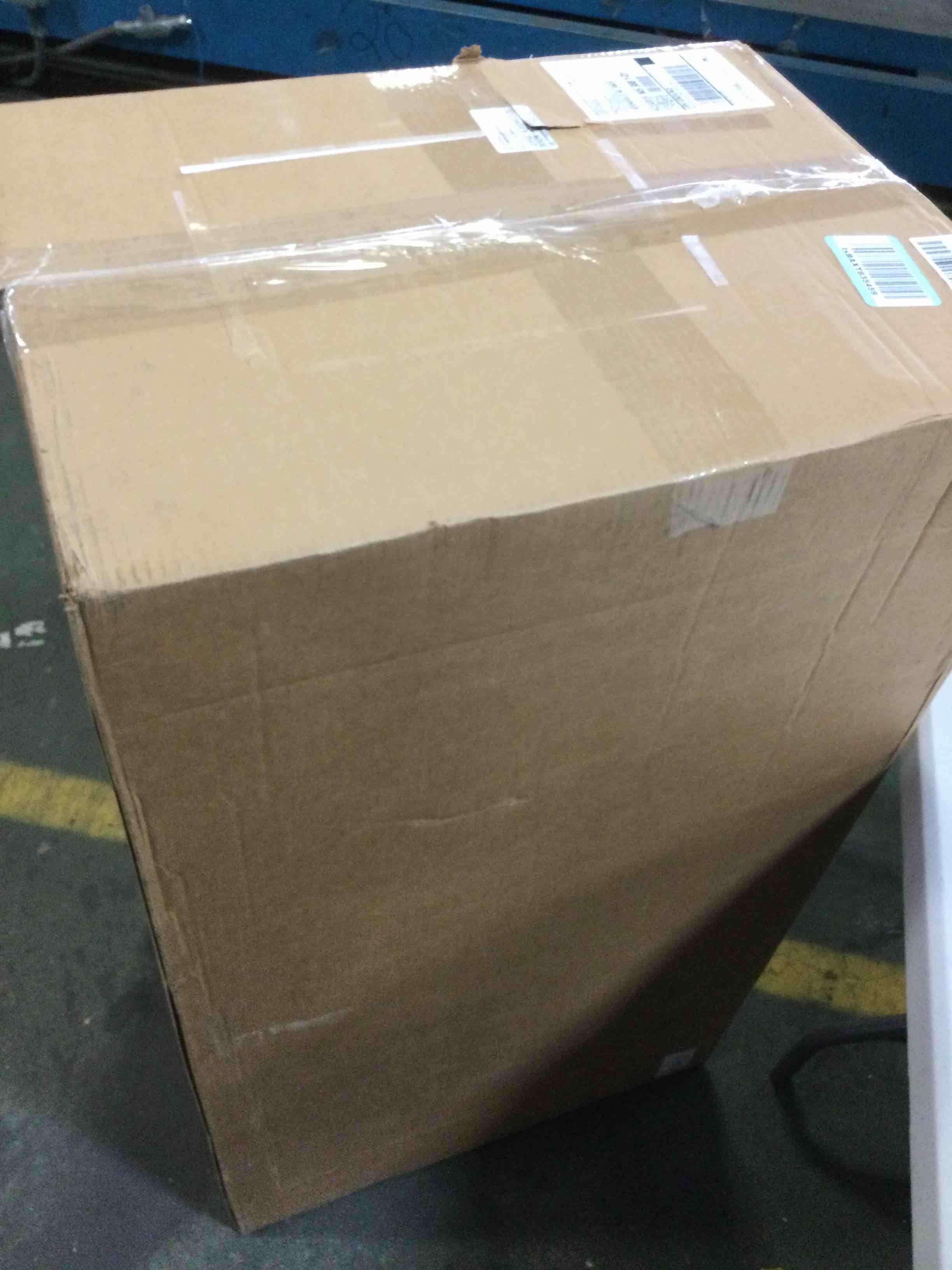 https://s3.amazonaws.com/lotting-images-prod/bidfta/BLU4915495_1688649518950.jpeg
