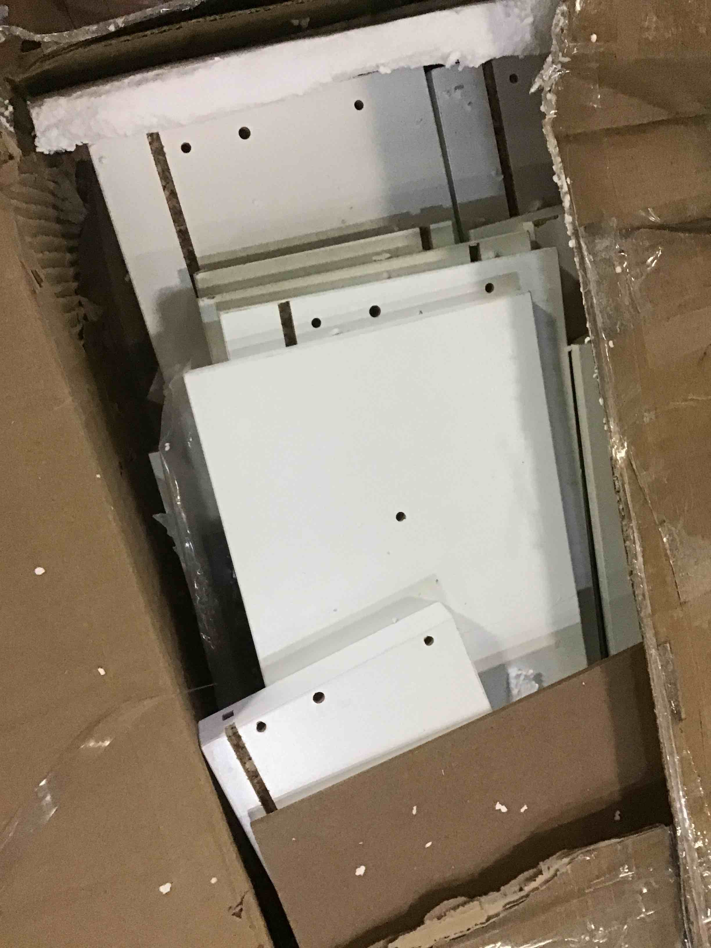 https://s3.amazonaws.com/lotting-images-prod/bidfta/BLU4920949_1682088577763.jpeg