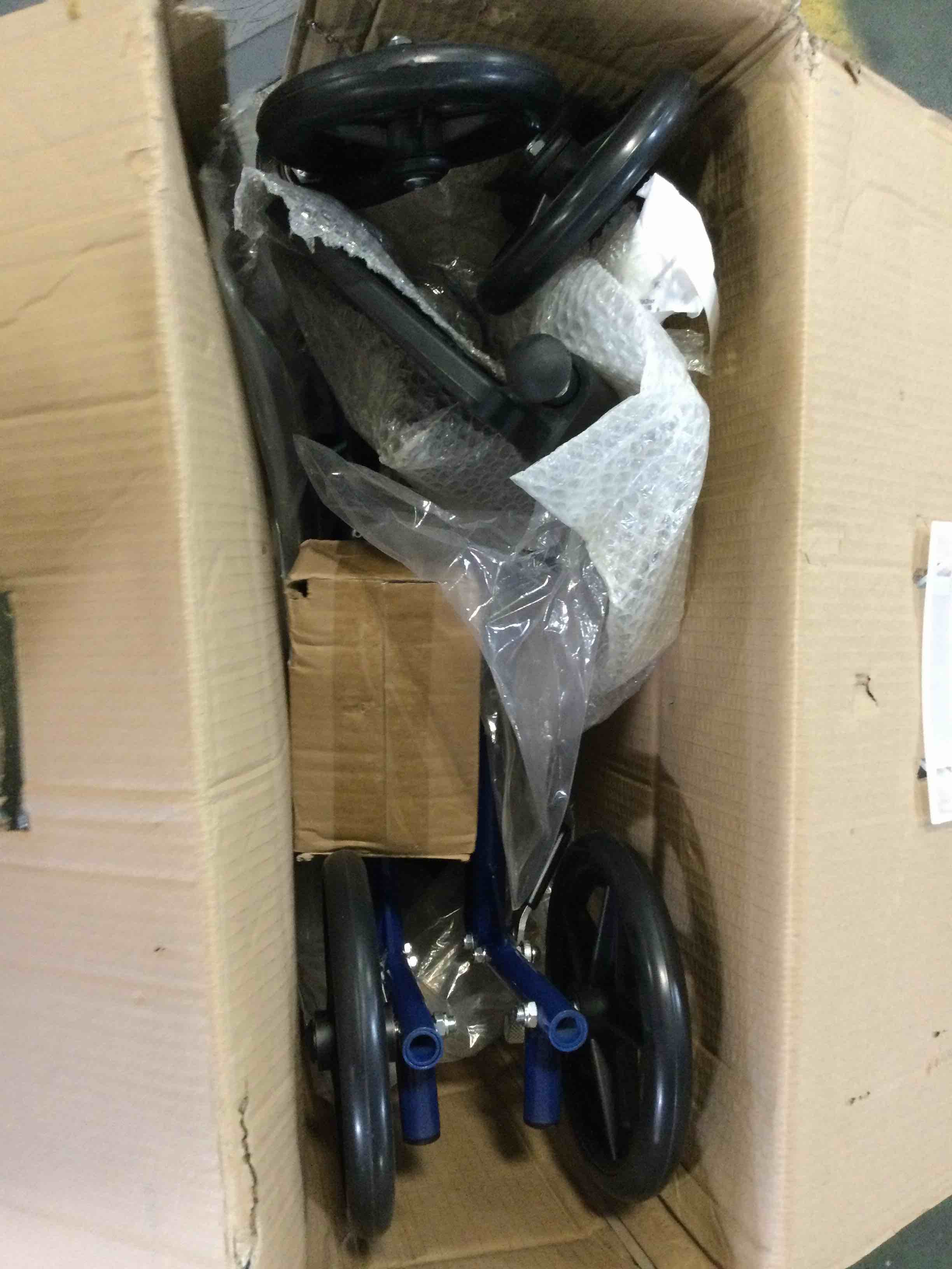 https://s3.amazonaws.com/lotting-images-prod/bidfta/BLU4922774_1690295796108.jpeg