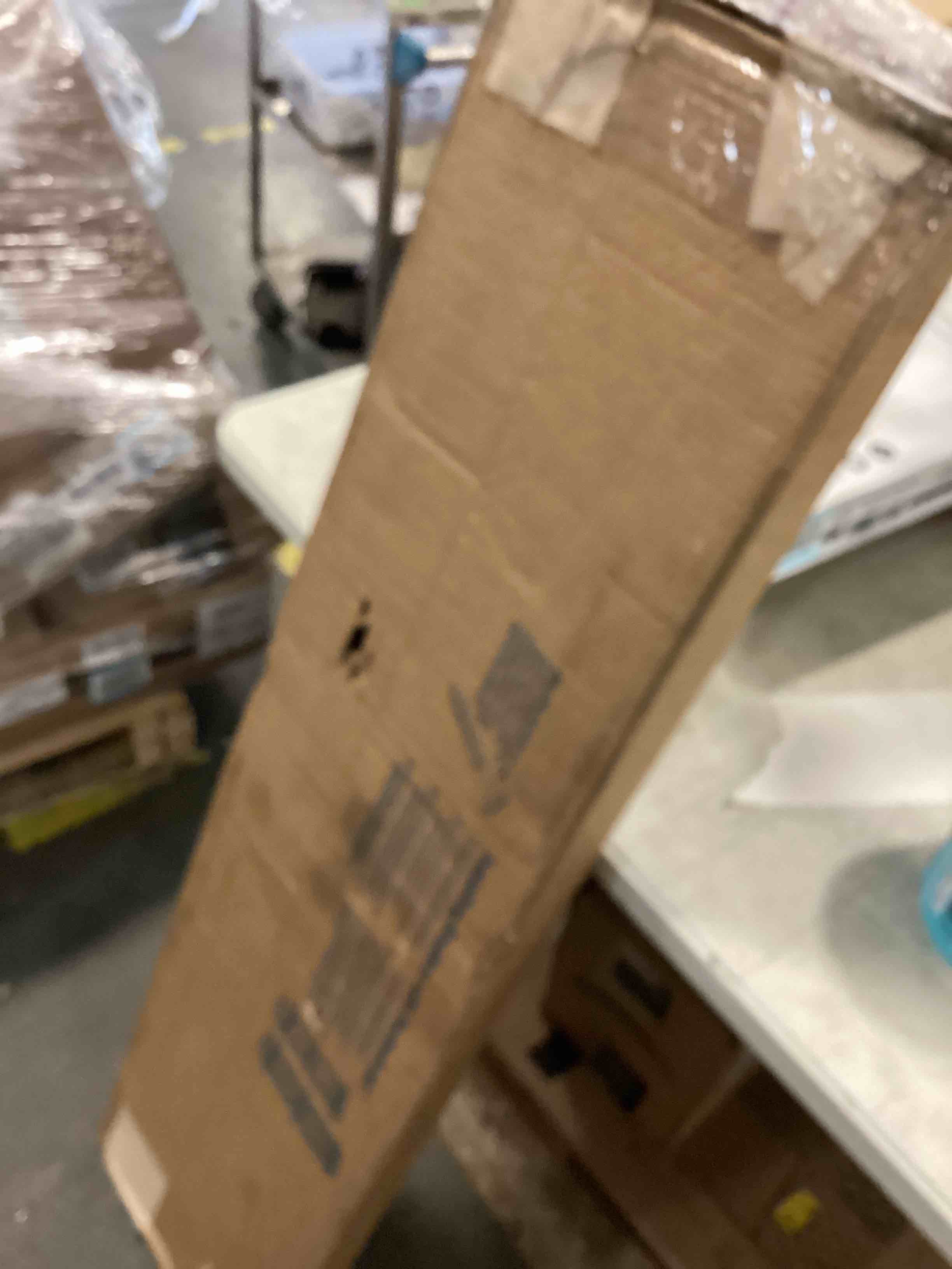 https://s3.amazonaws.com/lotting-images-prod/bidfta/BLU4928099_1705845471085.jpeg