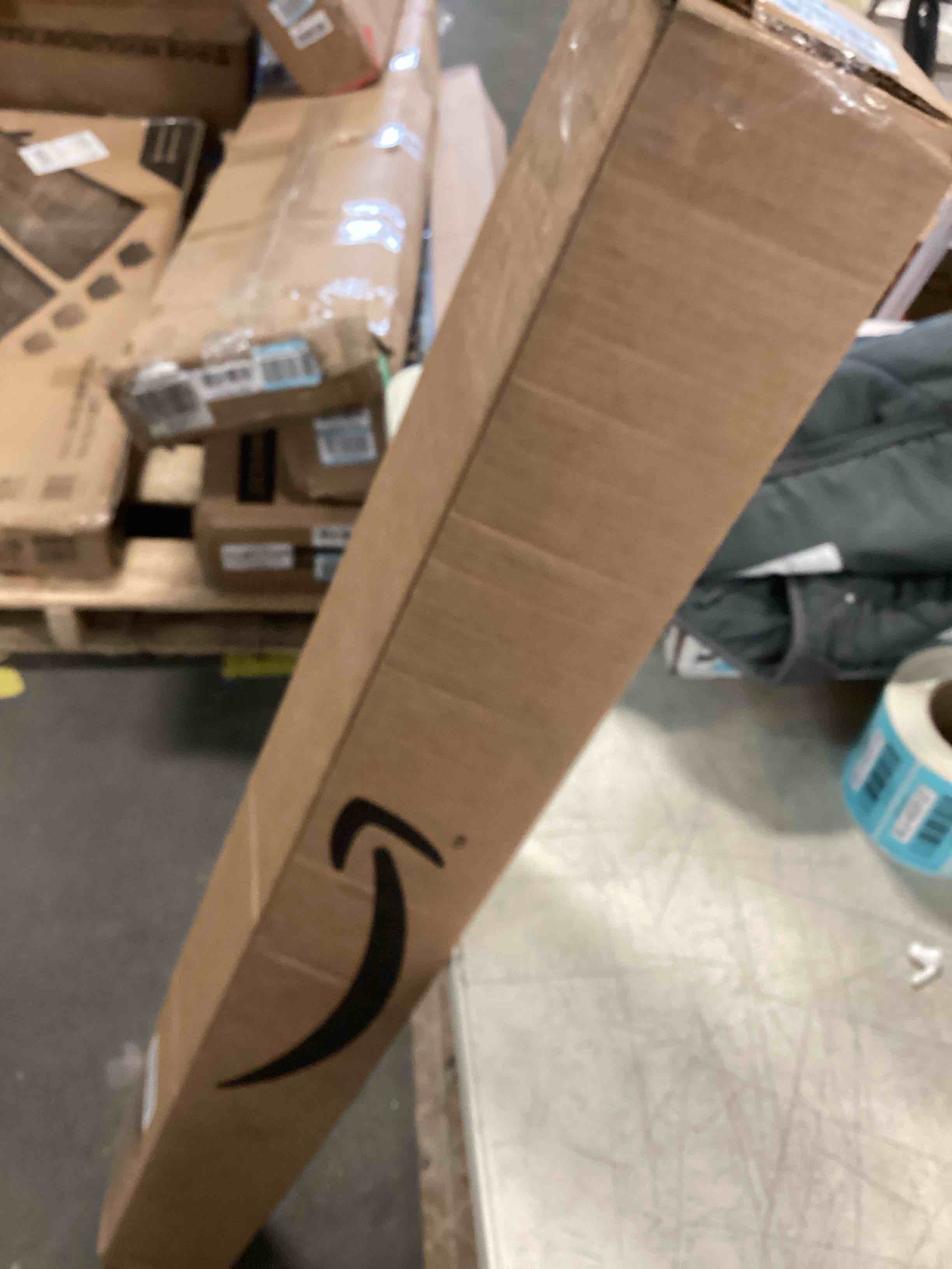 https://s3.amazonaws.com/lotting-images-prod/bidfta/BLU4928127_1705848093415.jpeg
