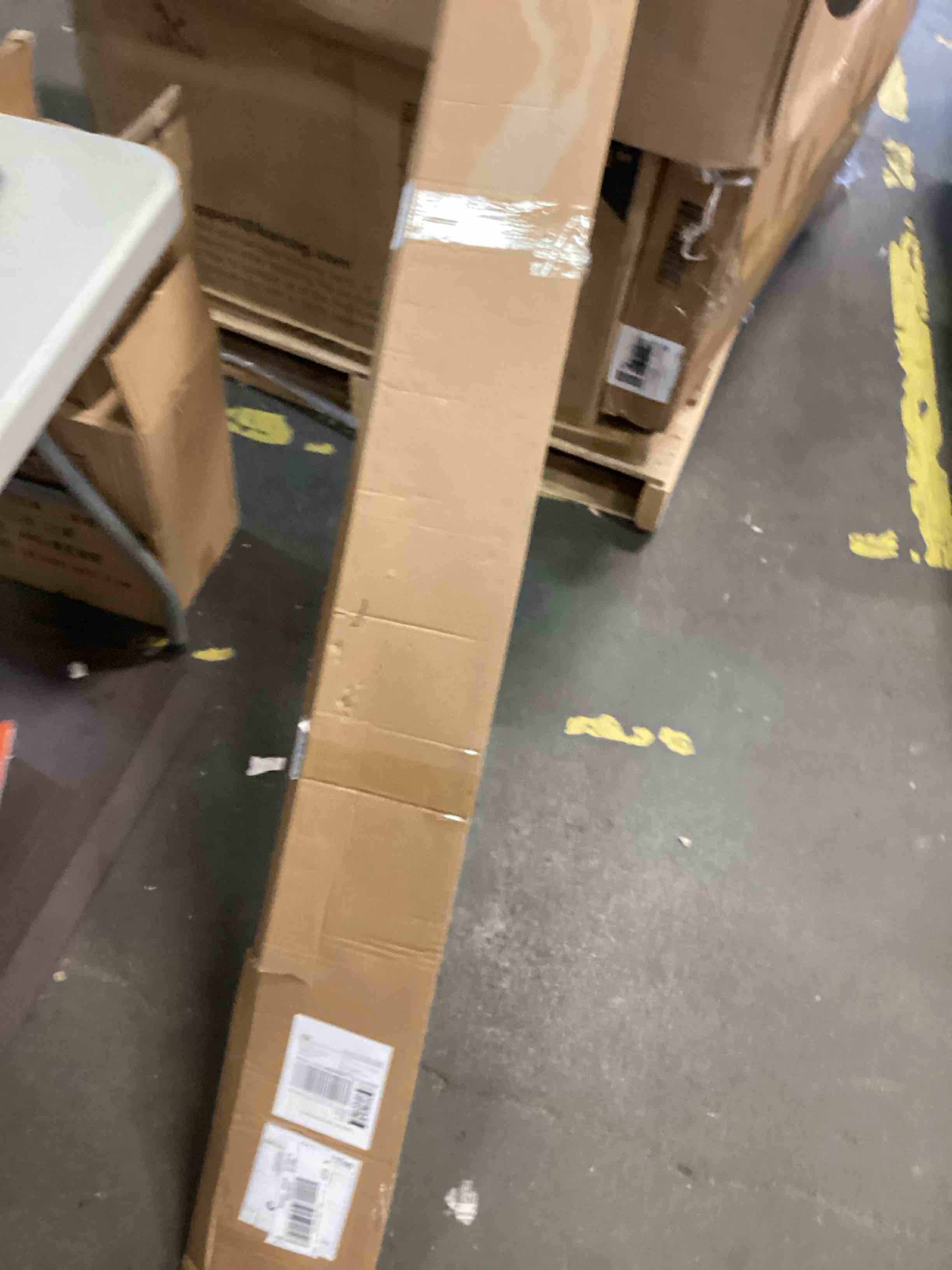 https://s3.amazonaws.com/lotting-images-prod/bidfta/BLU4928754_1708290757949.jpeg