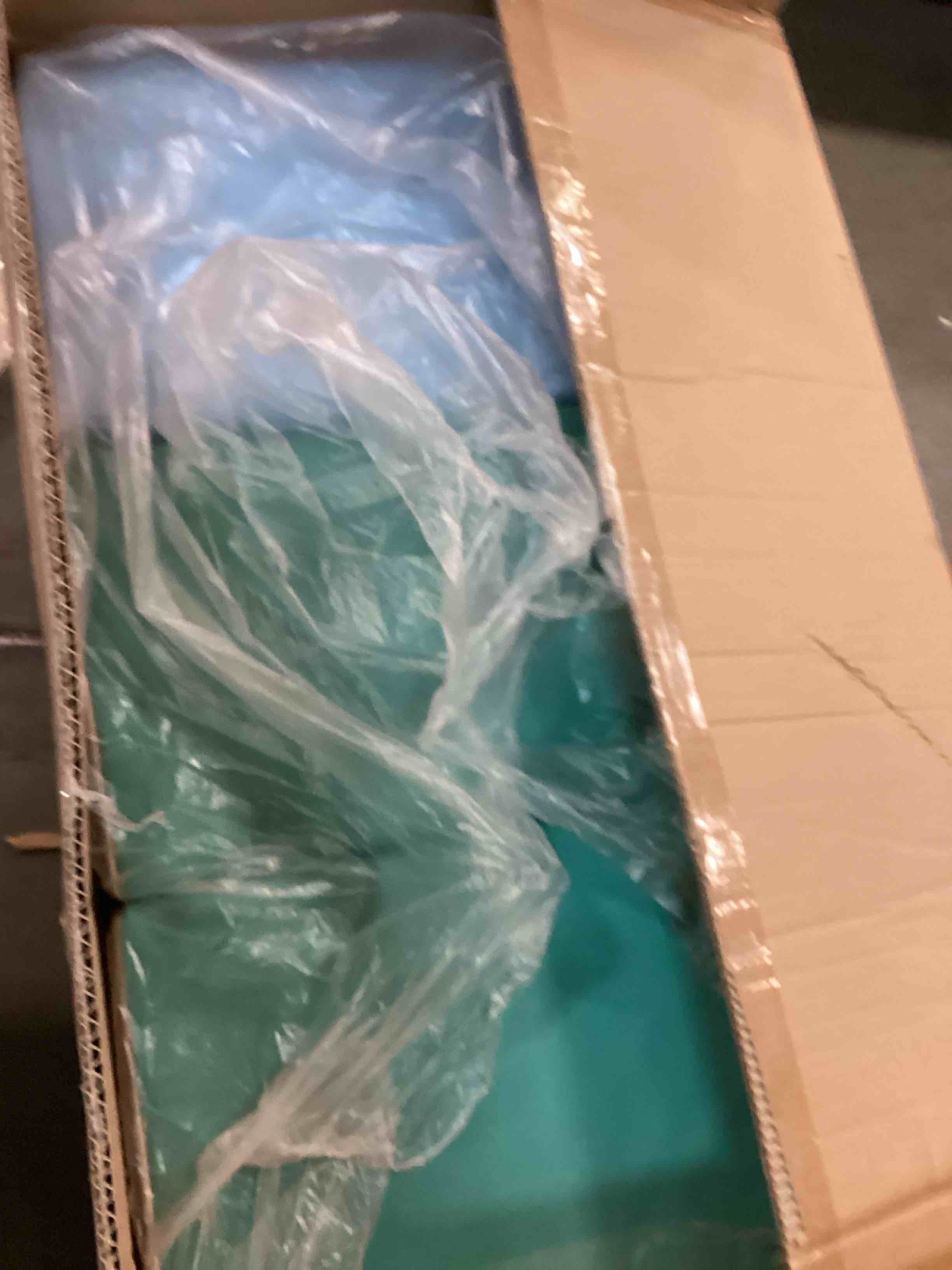 https://s3.amazonaws.com/lotting-images-prod/bidfta/BLU4928980_1709400201495.jpeg