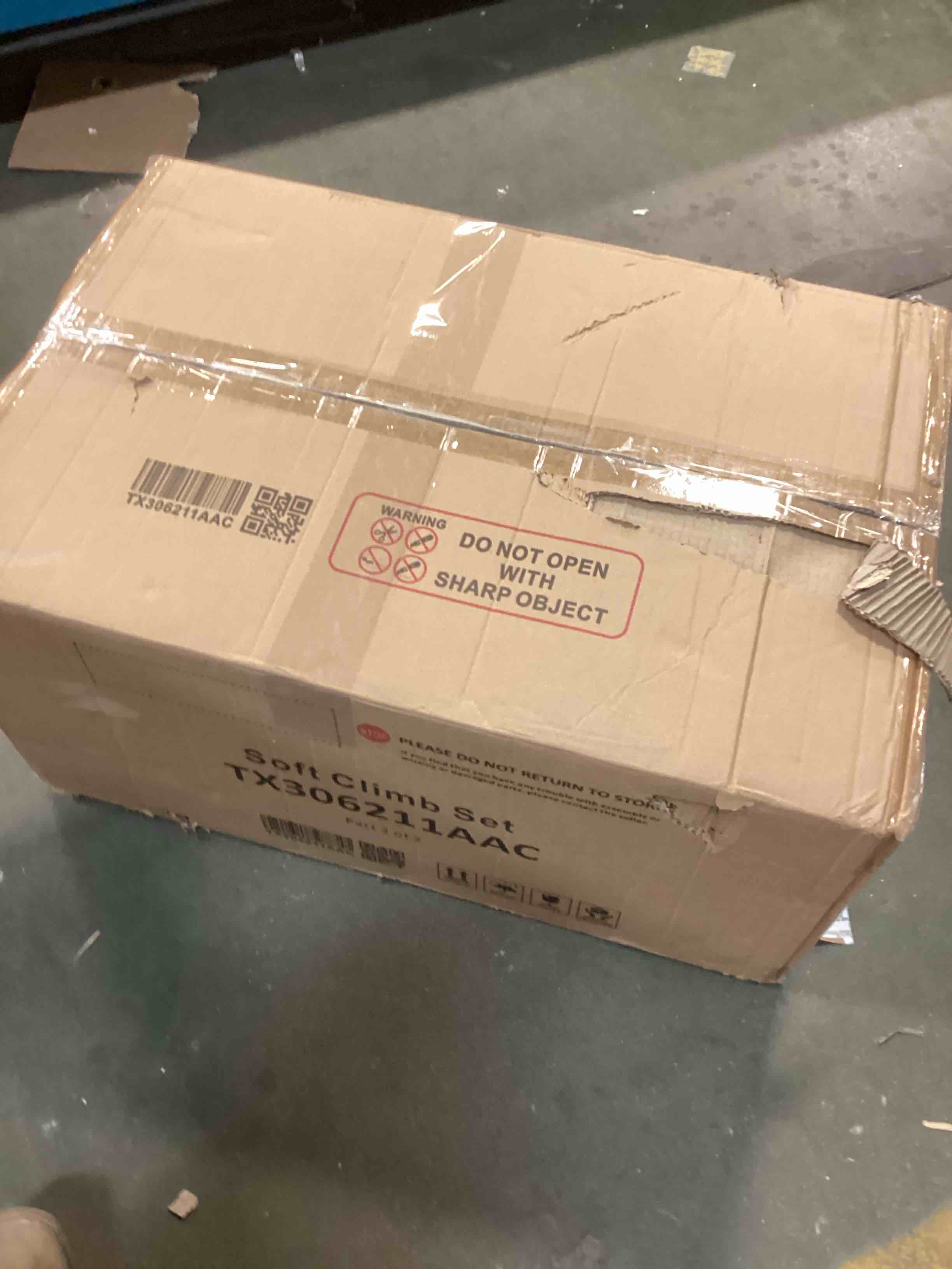 https://s3.amazonaws.com/lotting-images-prod/bidfta/BLU4928980_1709400229920.jpeg
