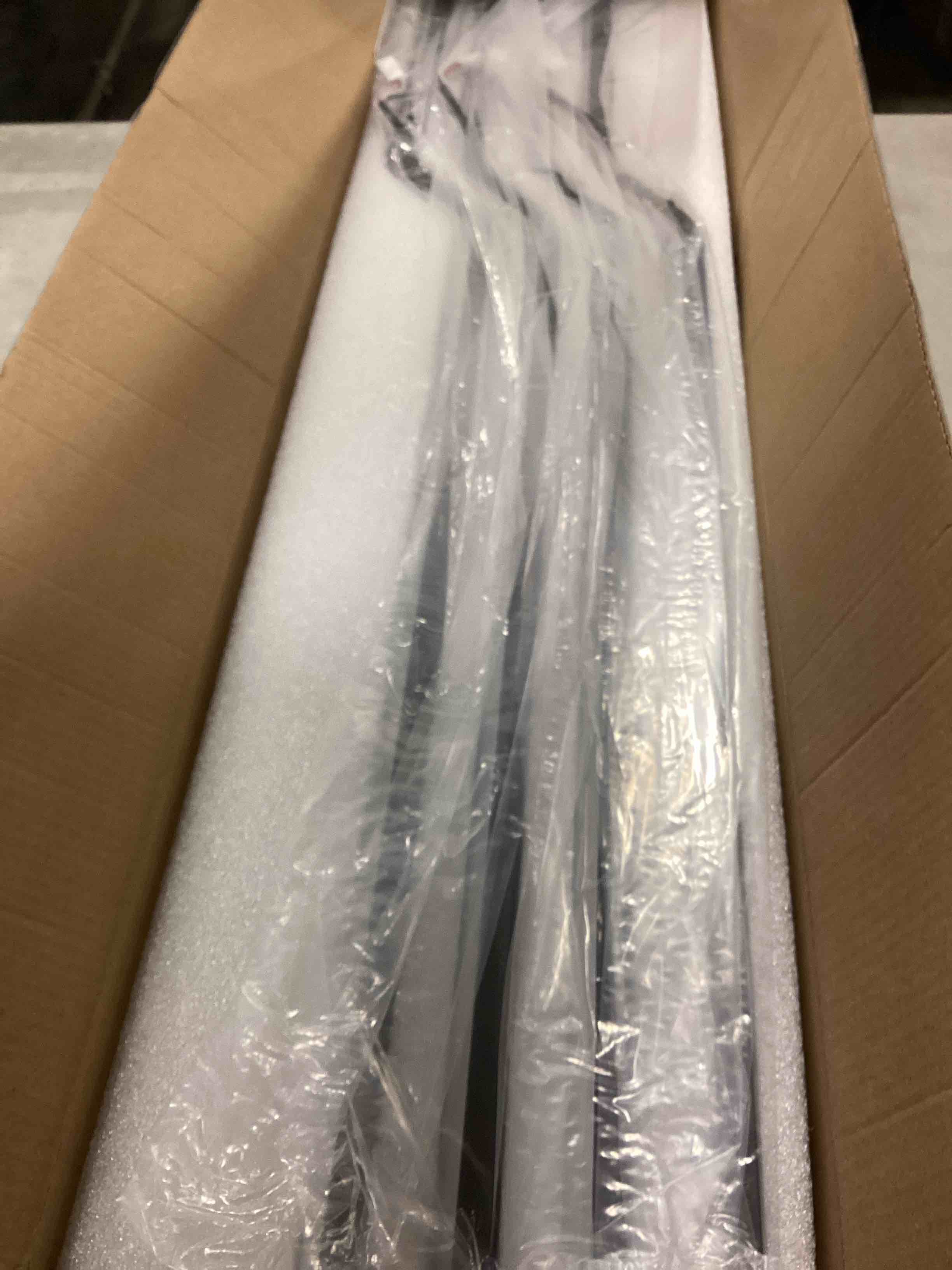 https://s3.amazonaws.com/lotting-images-prod/bidfta/BLU4929578_1705061620943.jpeg