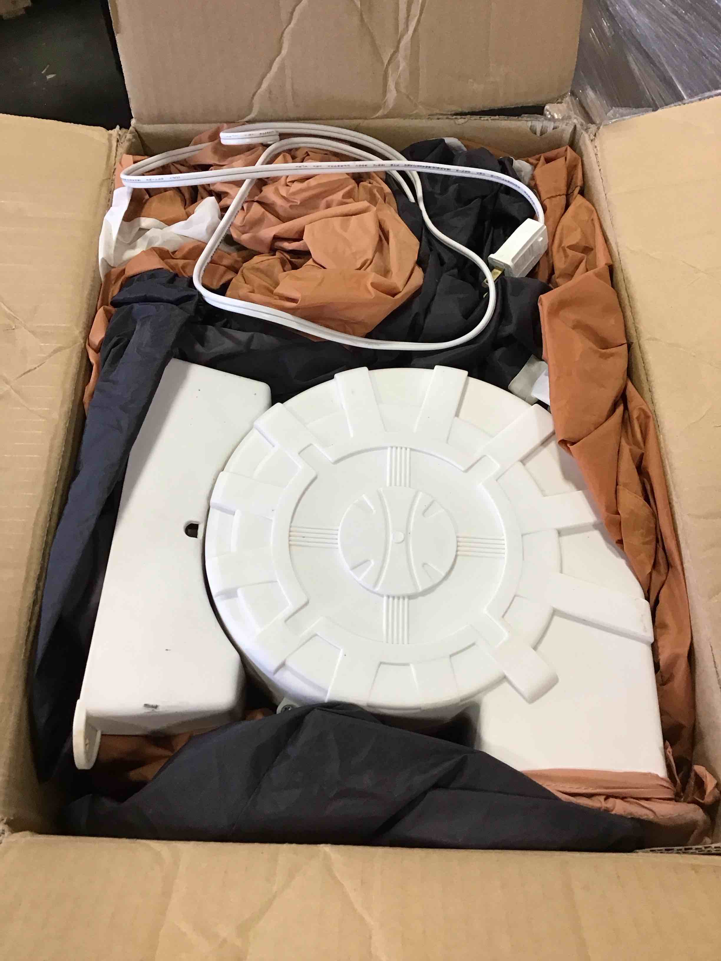 https://s3.amazonaws.com/lotting-images-prod/bidfta/BLU4929875_1705419219664.jpeg