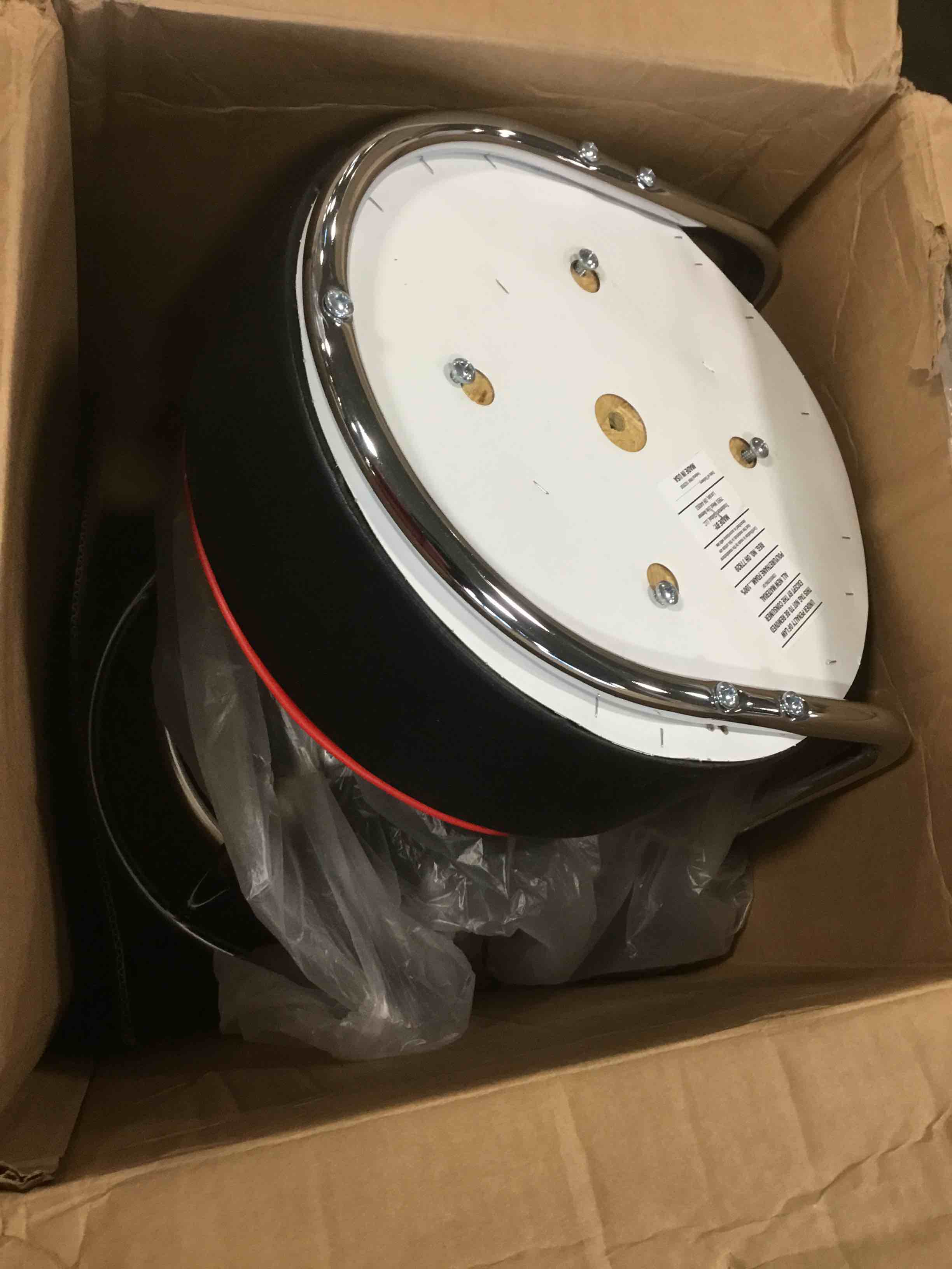 https://s3.amazonaws.com/lotting-images-prod/bidfta/BLU4929977_1705497559991.jpeg