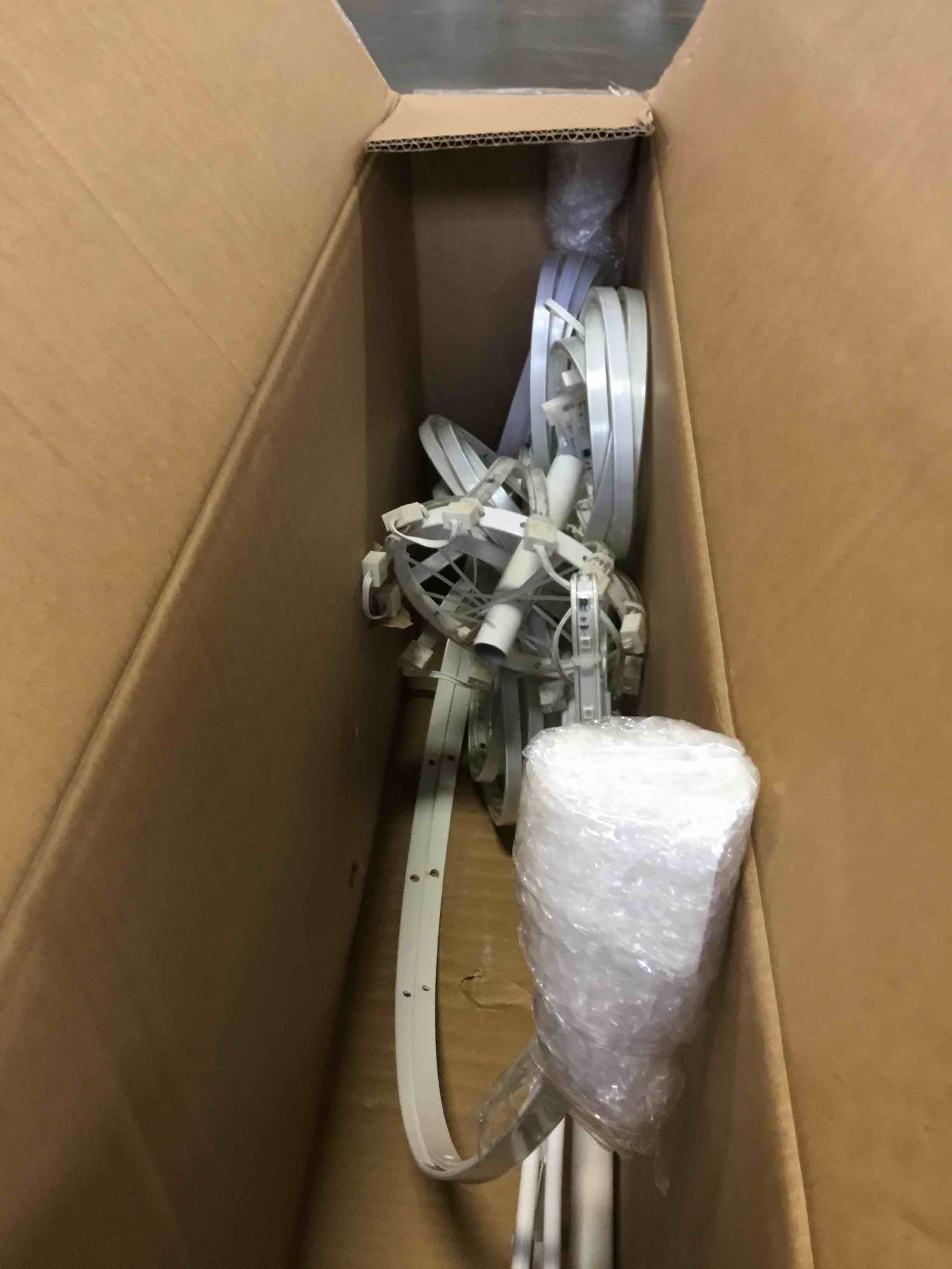 https://s3.amazonaws.com/lotting-images-prod/bidfta/BLU4930159_1705608088302.jpeg