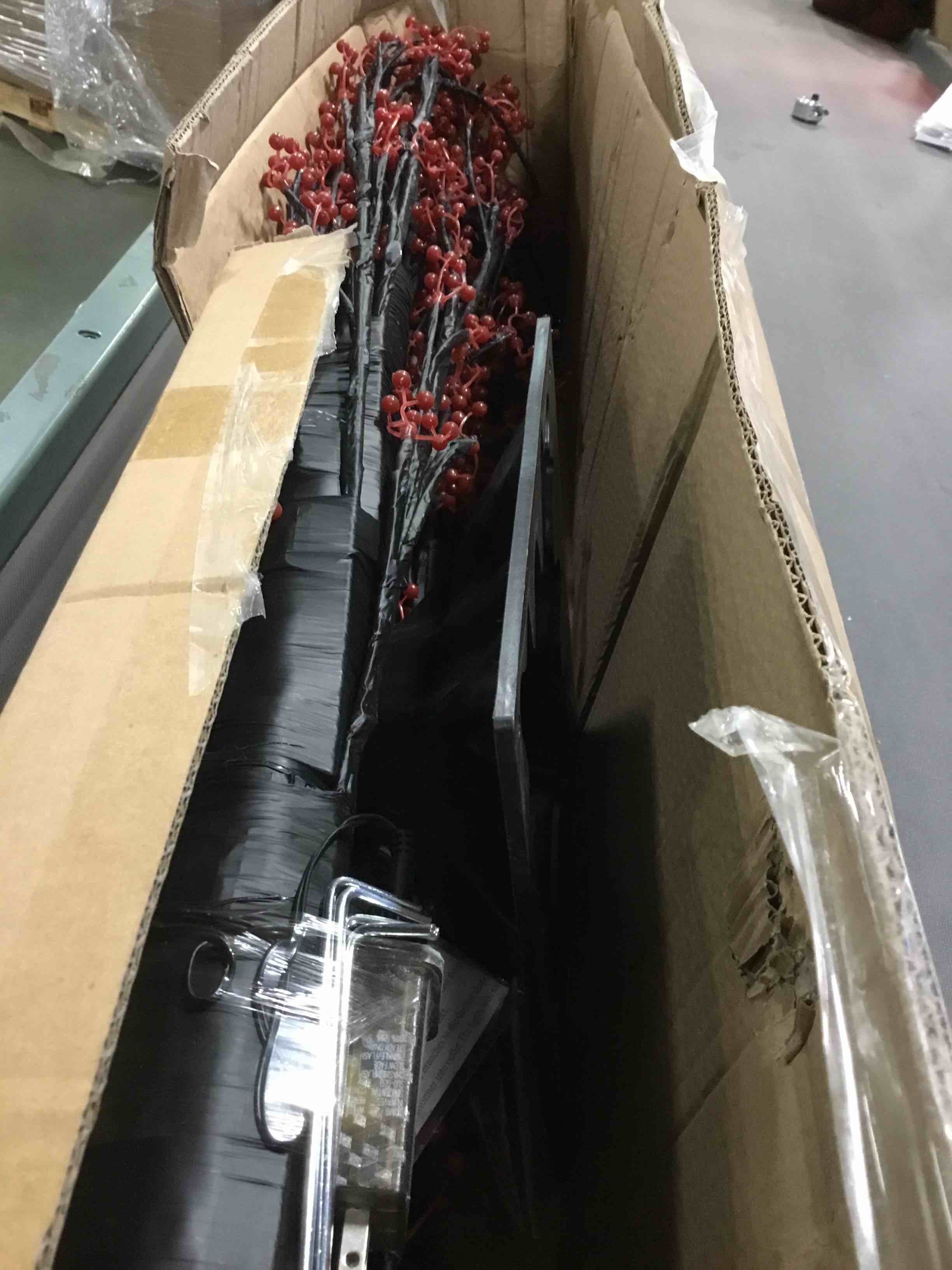 https://s3.amazonaws.com/lotting-images-prod/bidfta/BLU4930486_1706016690640.jpeg