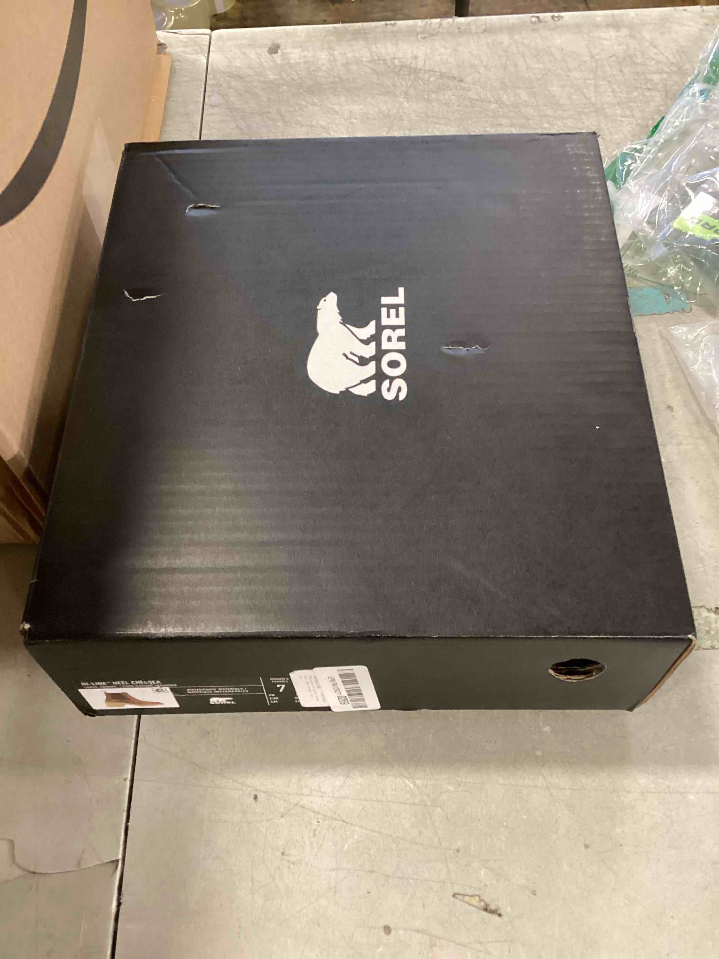 https://s3.amazonaws.com/lotting-images-prod/bidfta/BLU4930765_1706880752326.jpeg