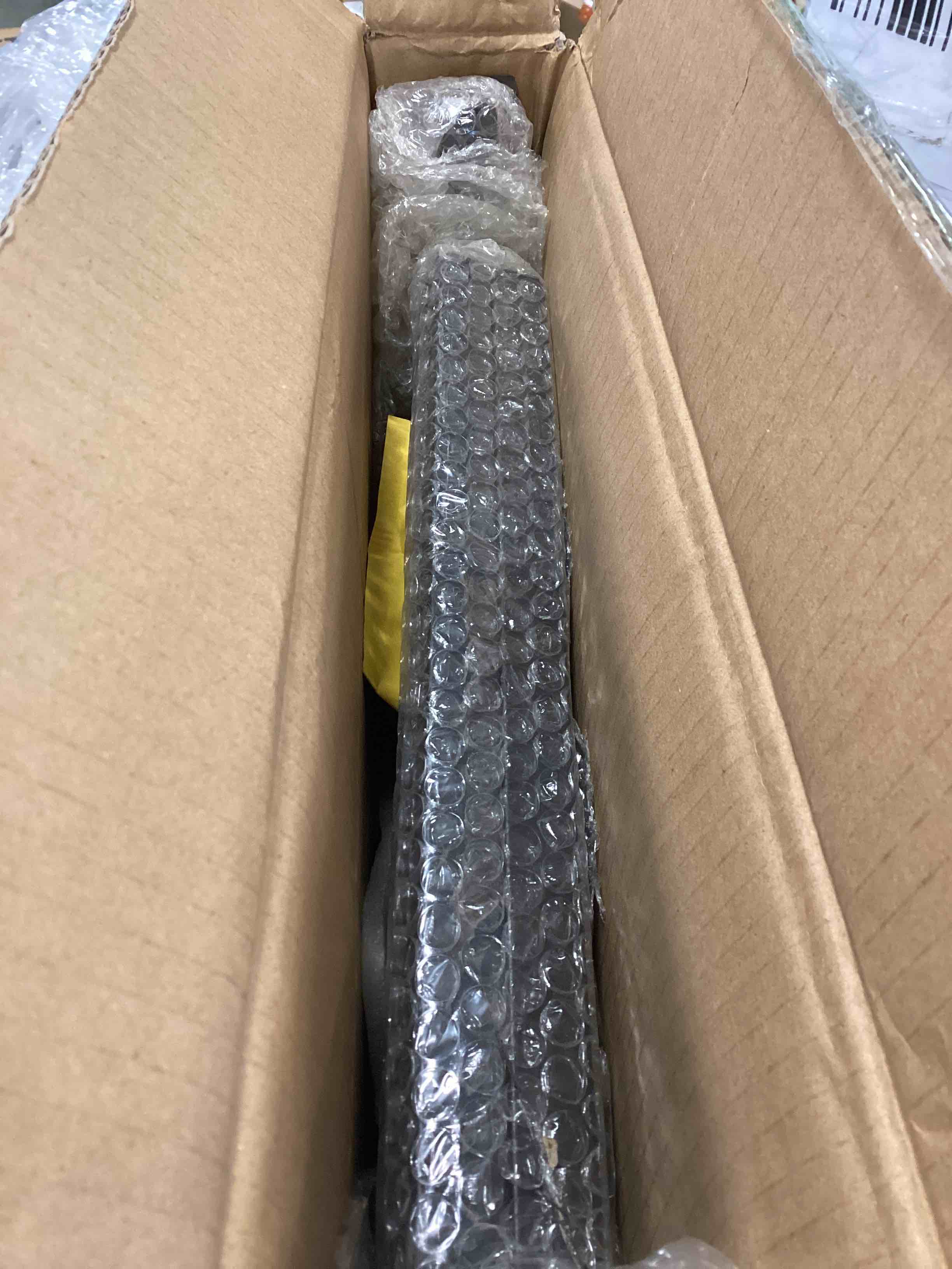 https://s3.amazonaws.com/lotting-images-prod/bidfta/BLU4930917_1706974103915.jpeg