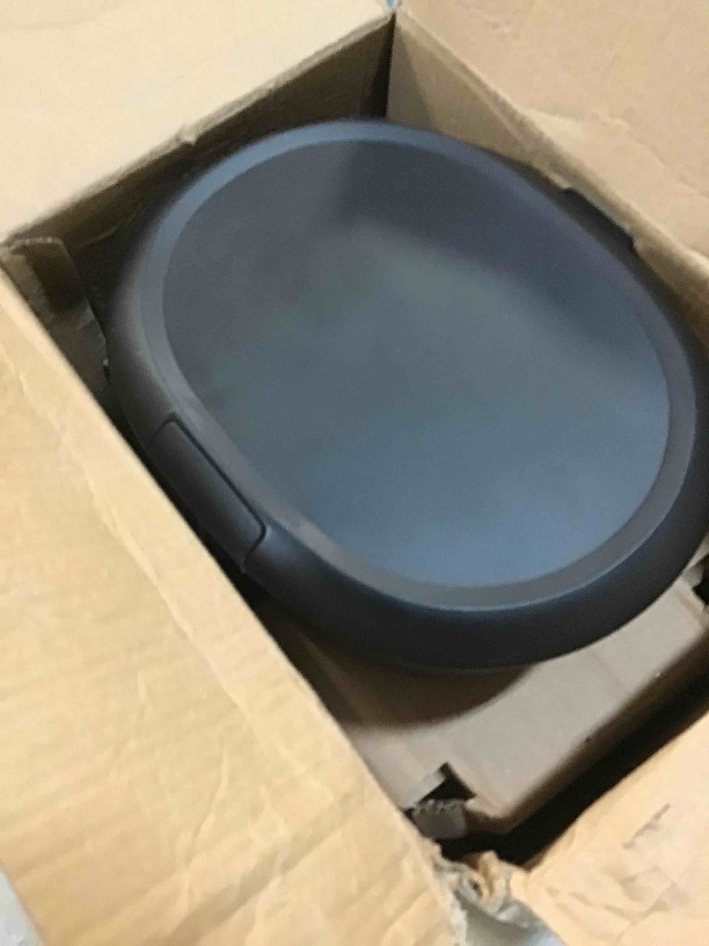 https://s3.amazonaws.com/lotting-images-prod/bidfta/BLU4931339_1704977811564.jpeg