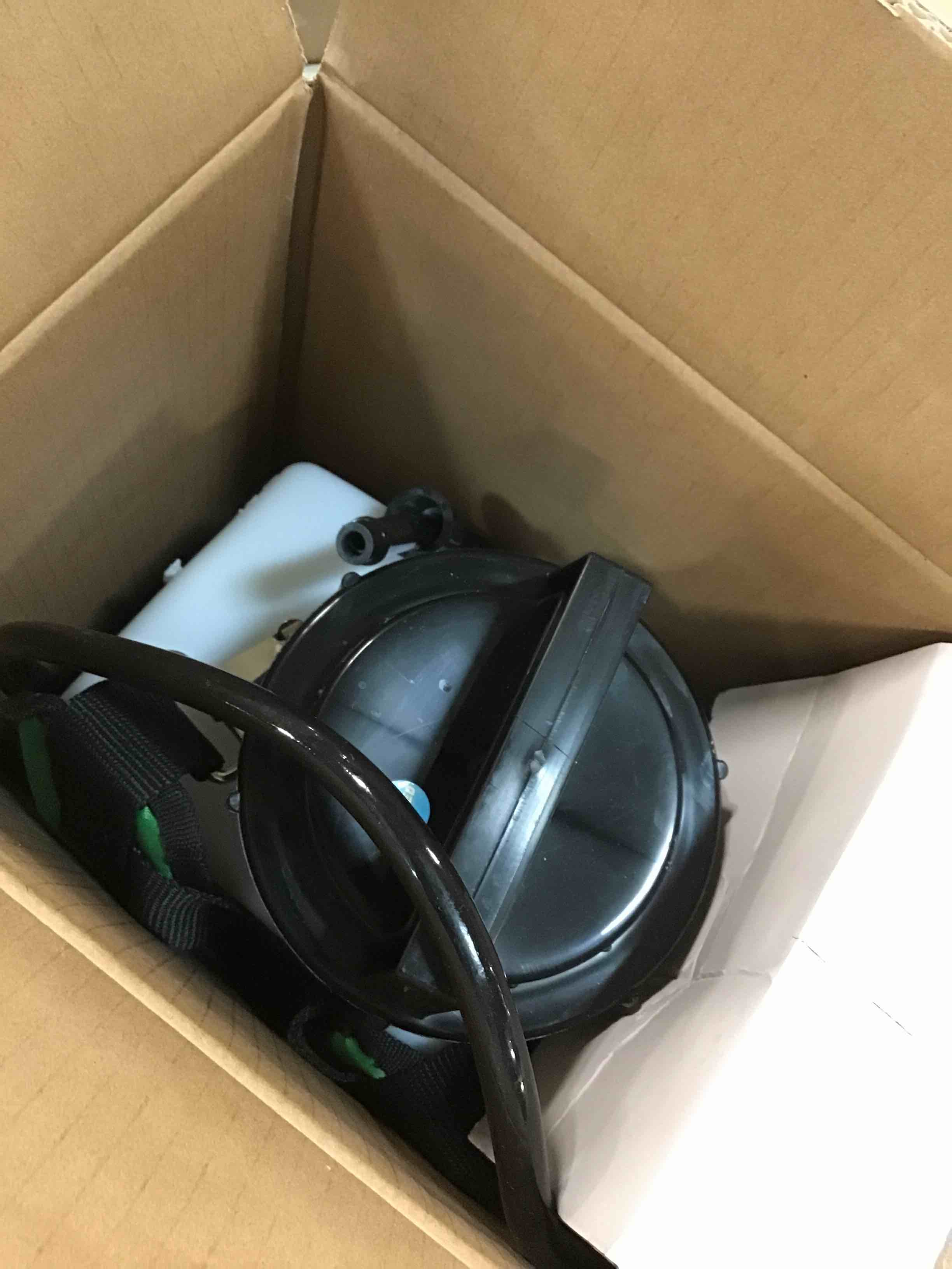 https://s3.amazonaws.com/lotting-images-prod/bidfta/BLU4931492_1705002667676.jpeg