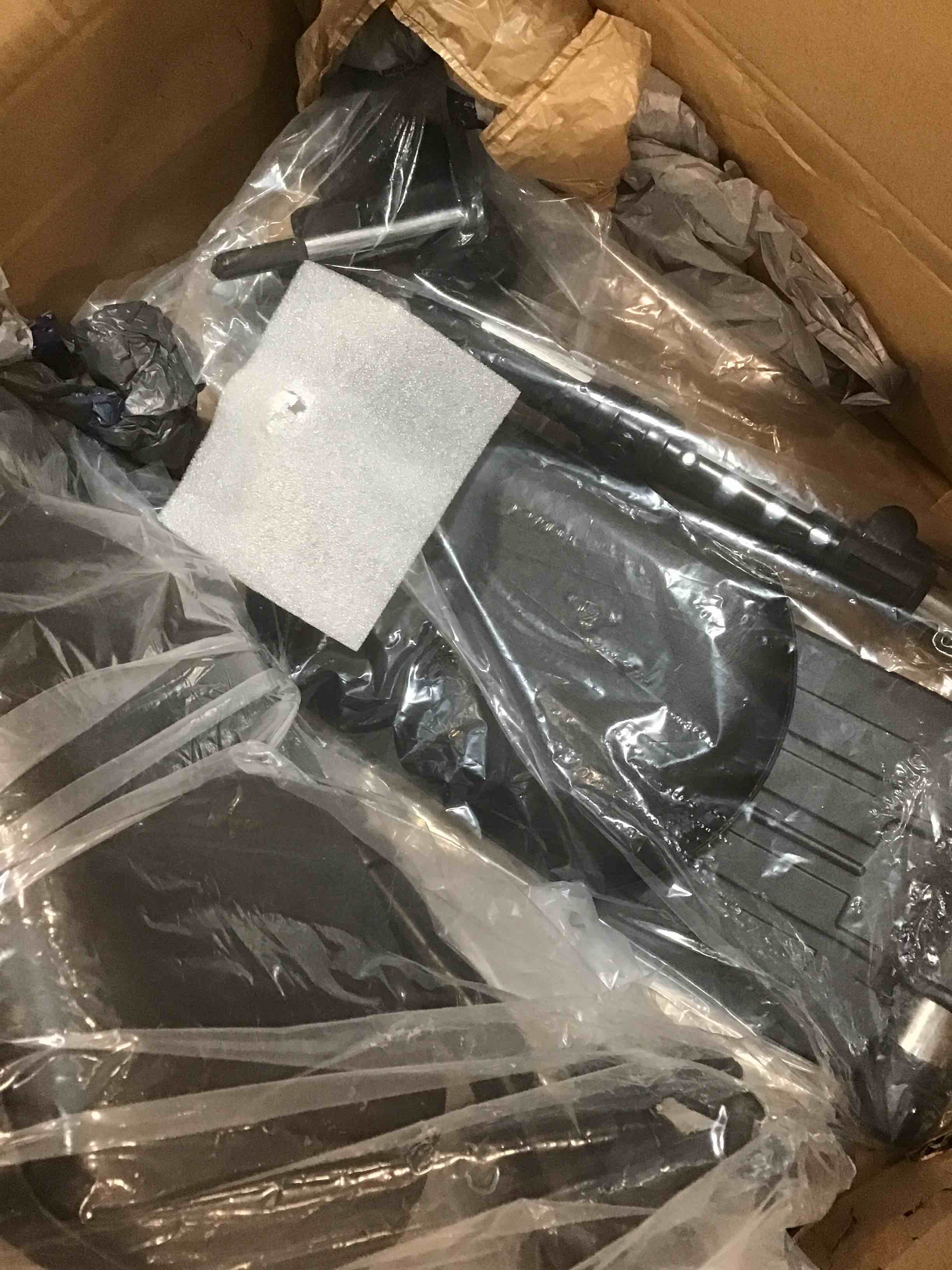 https://s3.amazonaws.com/lotting-images-prod/bidfta/BLU4931902_1705605614627.jpeg