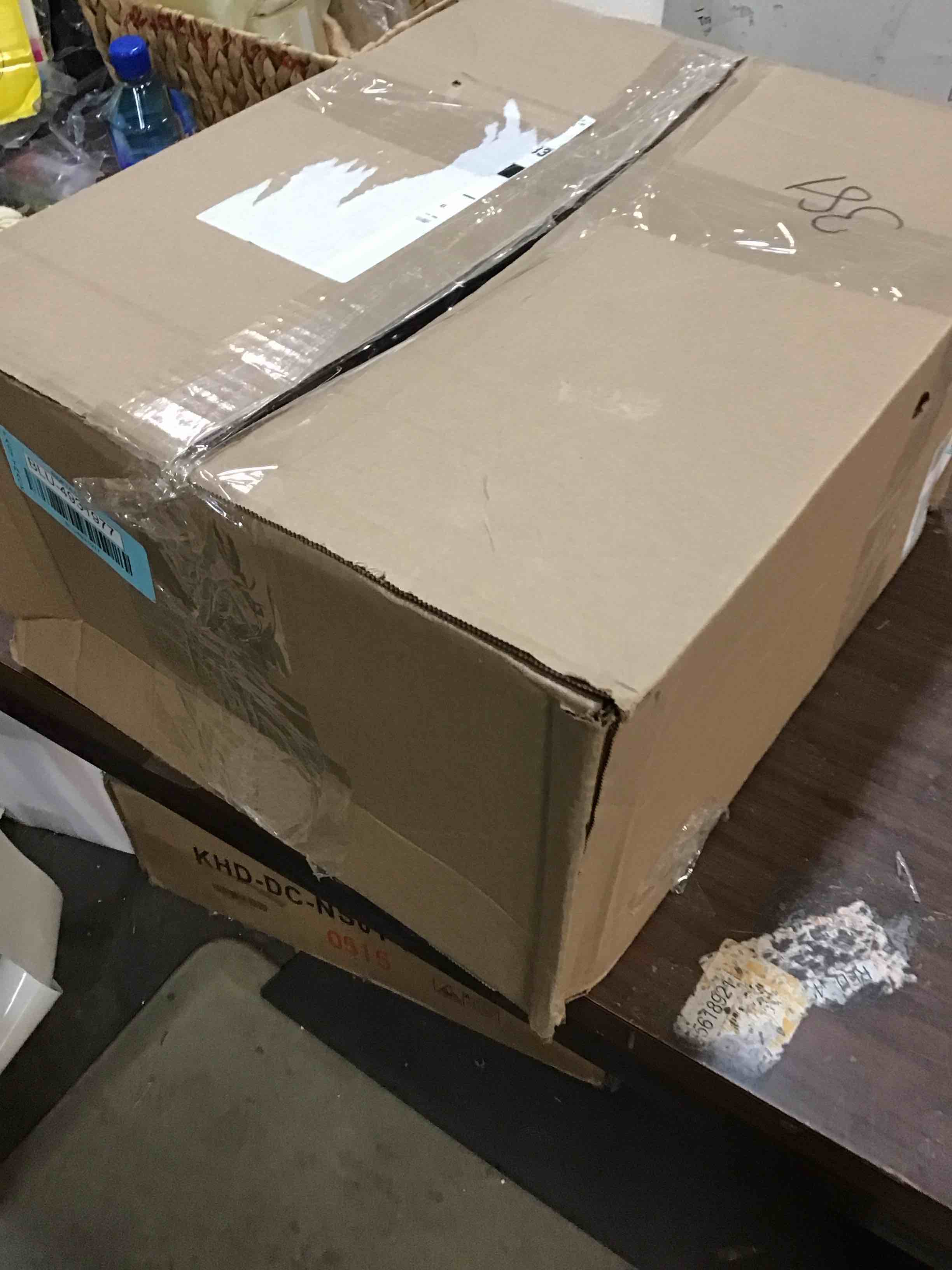 https://s3.amazonaws.com/lotting-images-prod/bidfta/BLU4931977_1705671204959.jpeg