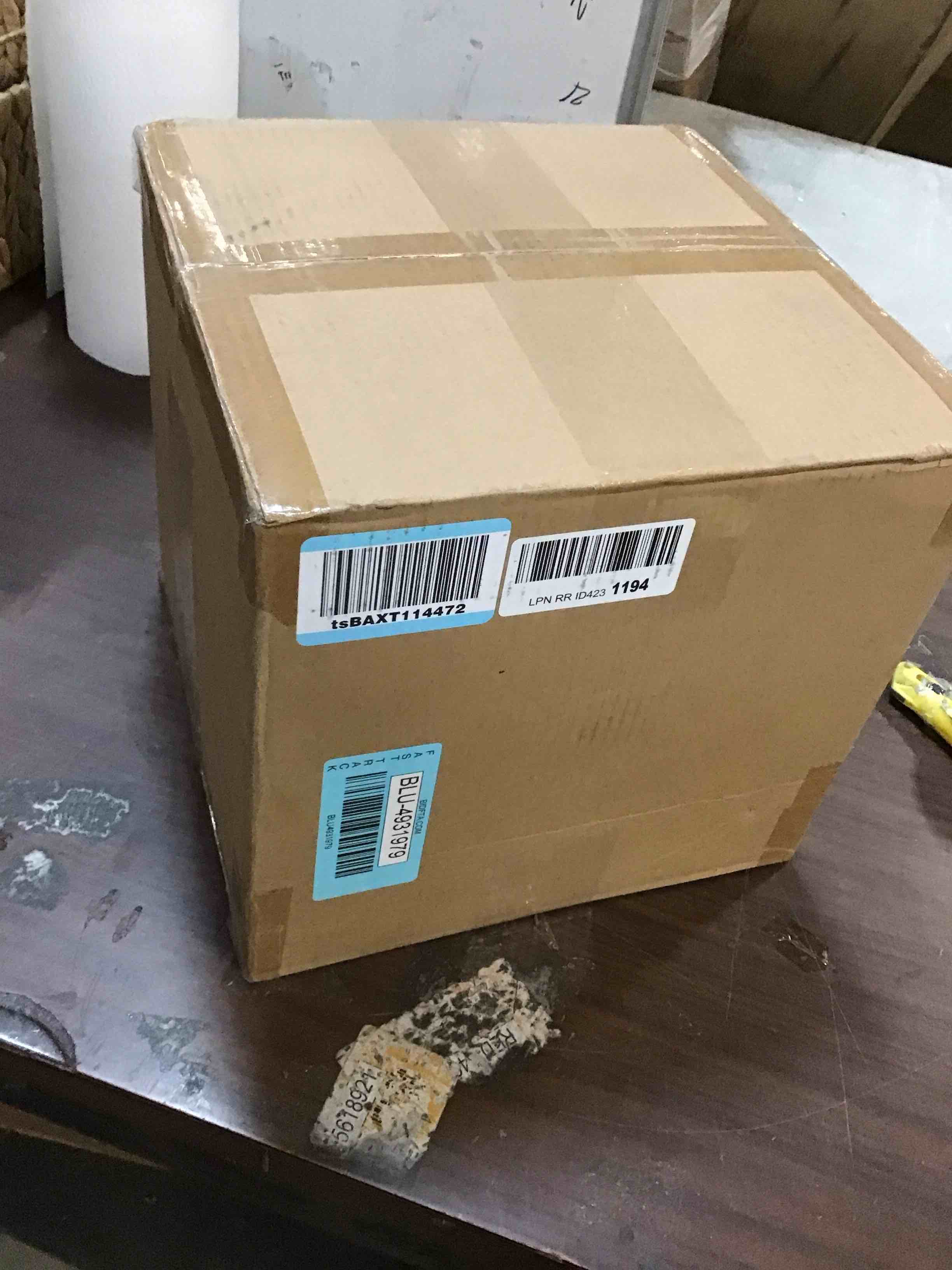 https://s3.amazonaws.com/lotting-images-prod/bidfta/BLU4931979_1705671261602.jpeg