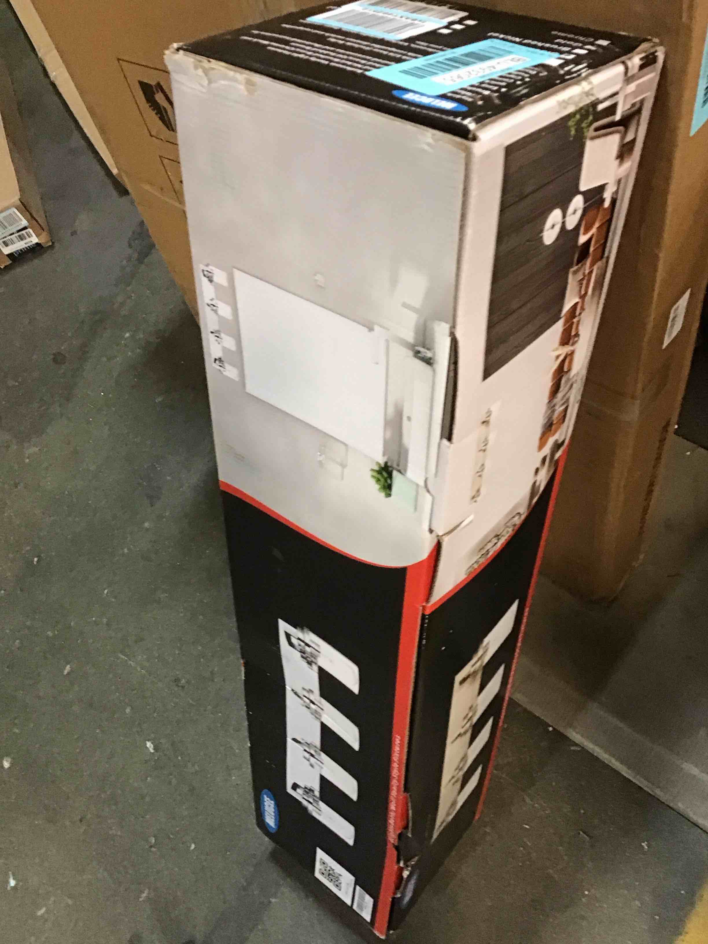 https://s3.amazonaws.com/lotting-images-prod/bidfta/BLU4932065_1705679502258.jpeg