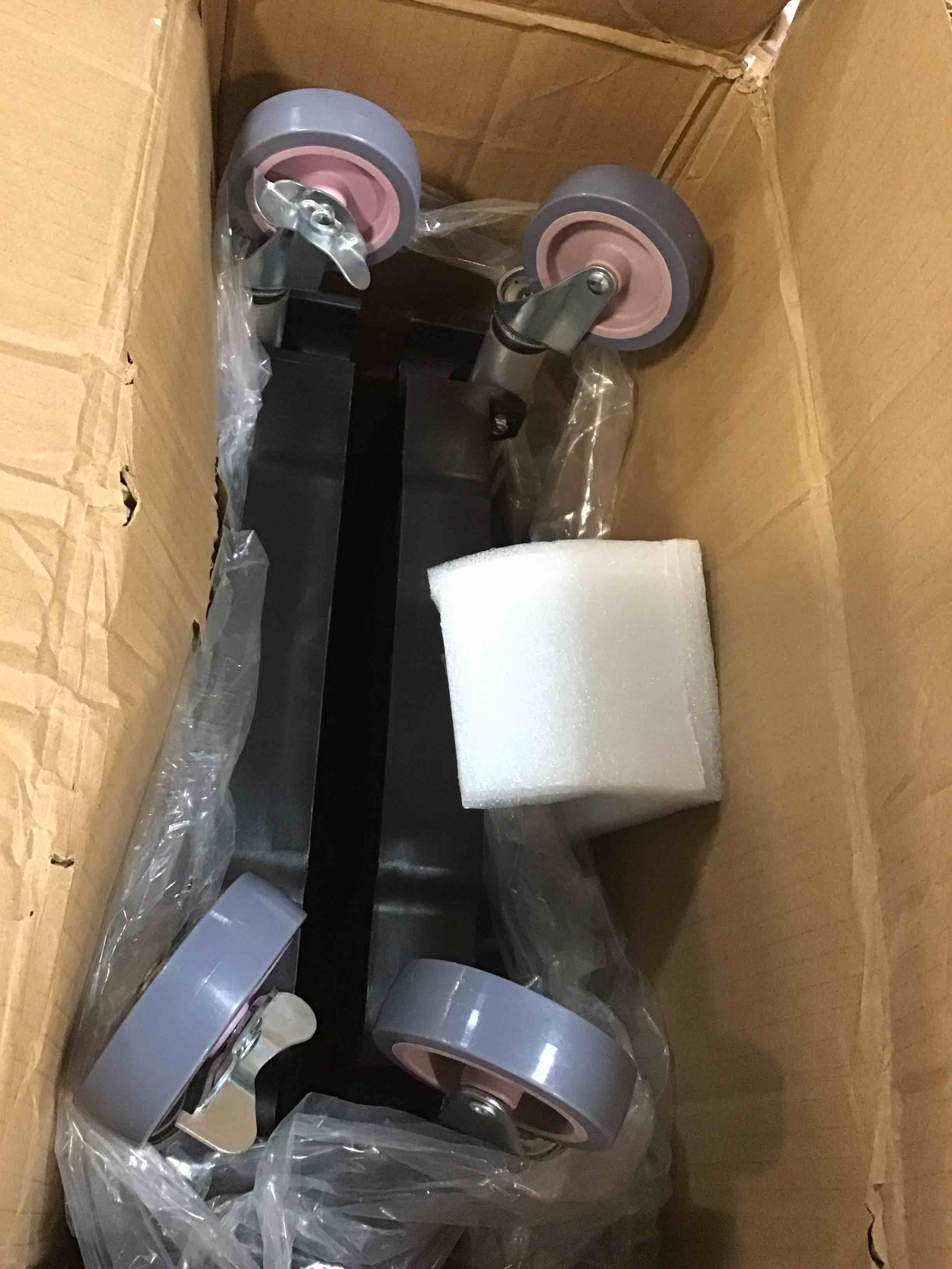https://s3.amazonaws.com/lotting-images-prod/bidfta/BLU4932100_1705683370420.jpeg