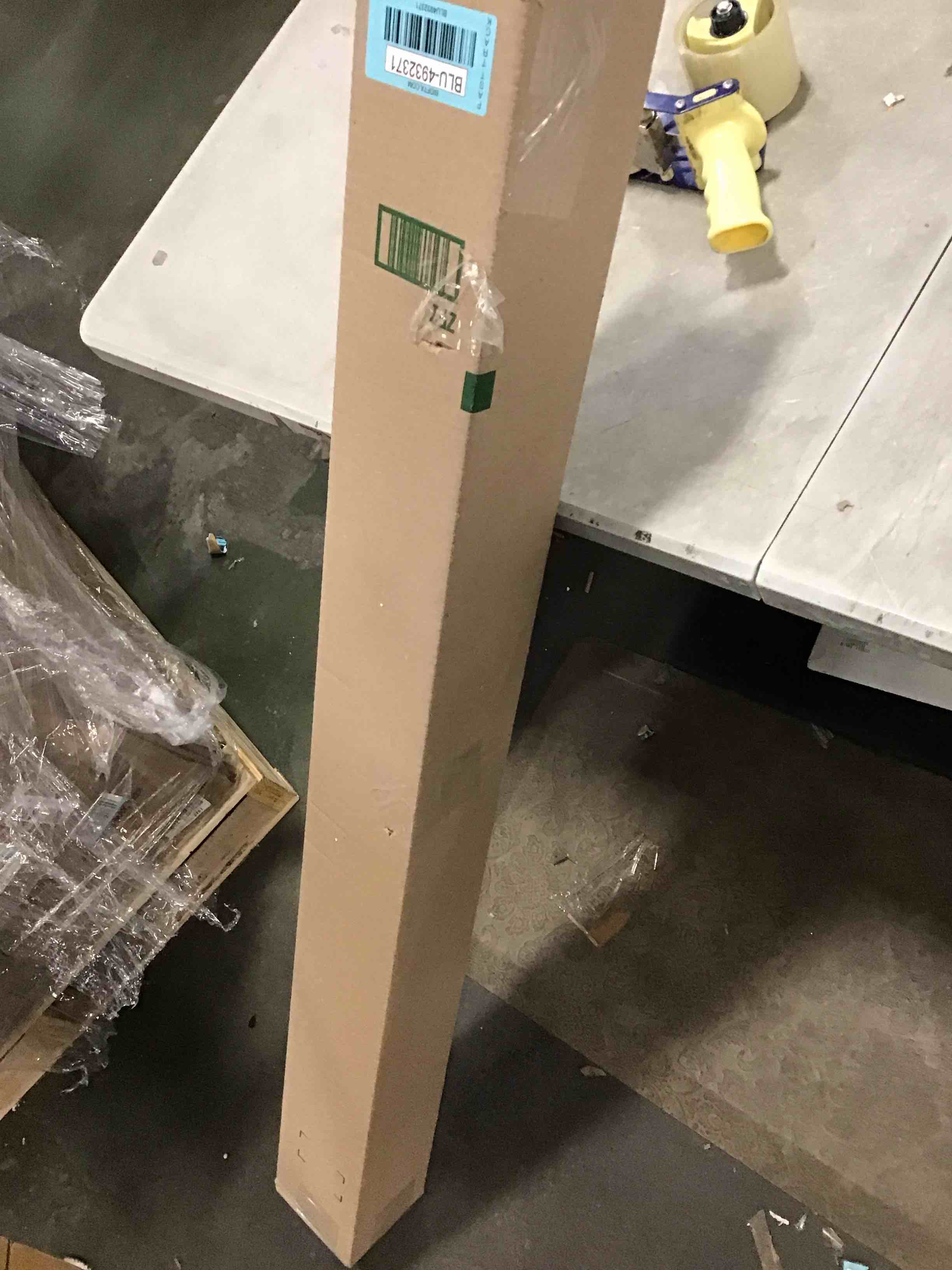 https://s3.amazonaws.com/lotting-images-prod/bidfta/BLU4932371_1705933217441.jpeg