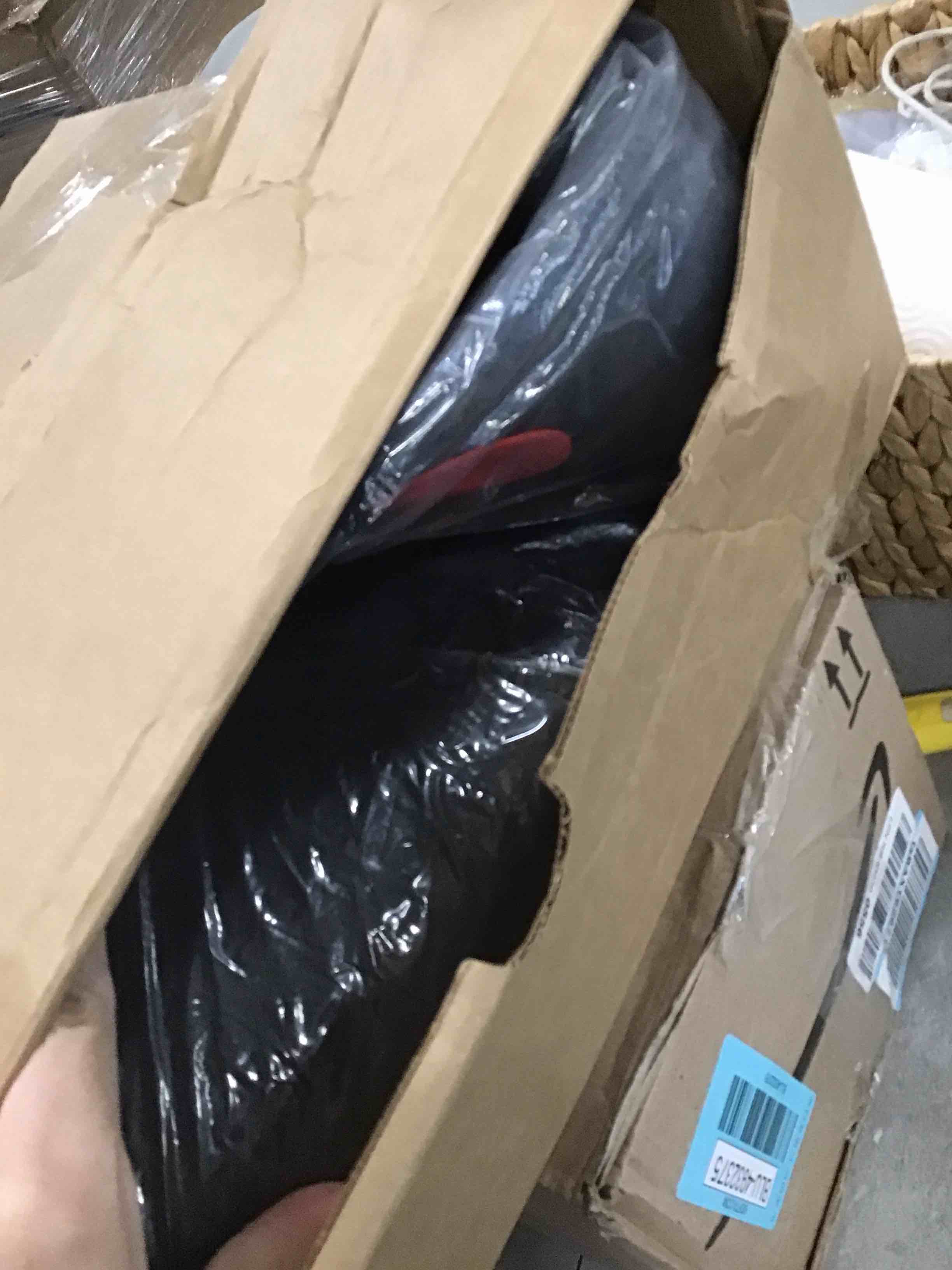 https://s3.amazonaws.com/lotting-images-prod/bidfta/BLU4932377_1705933672936.jpeg