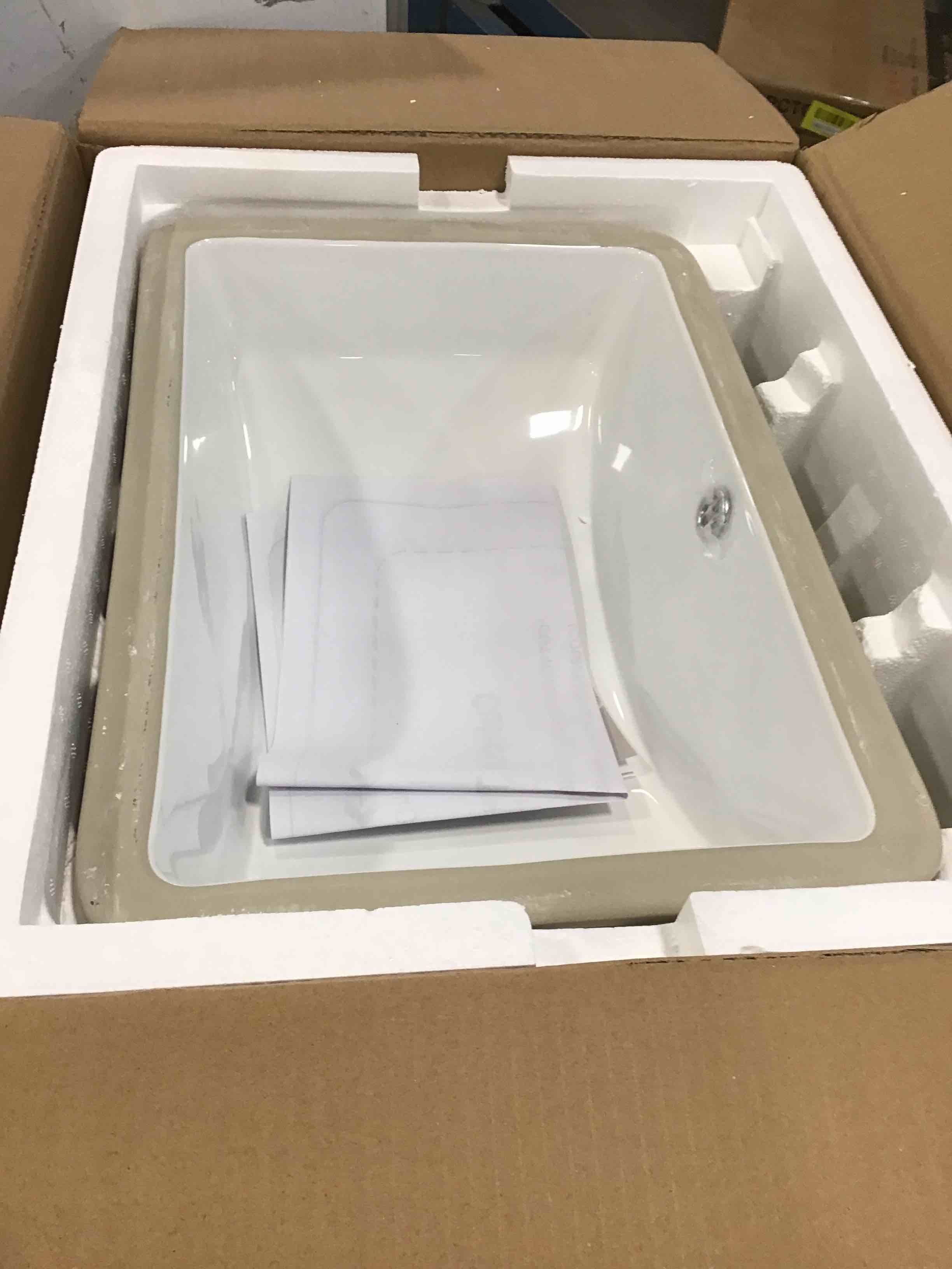 https://s3.amazonaws.com/lotting-images-prod/bidfta/BLU4932741_1705409431106.jpeg