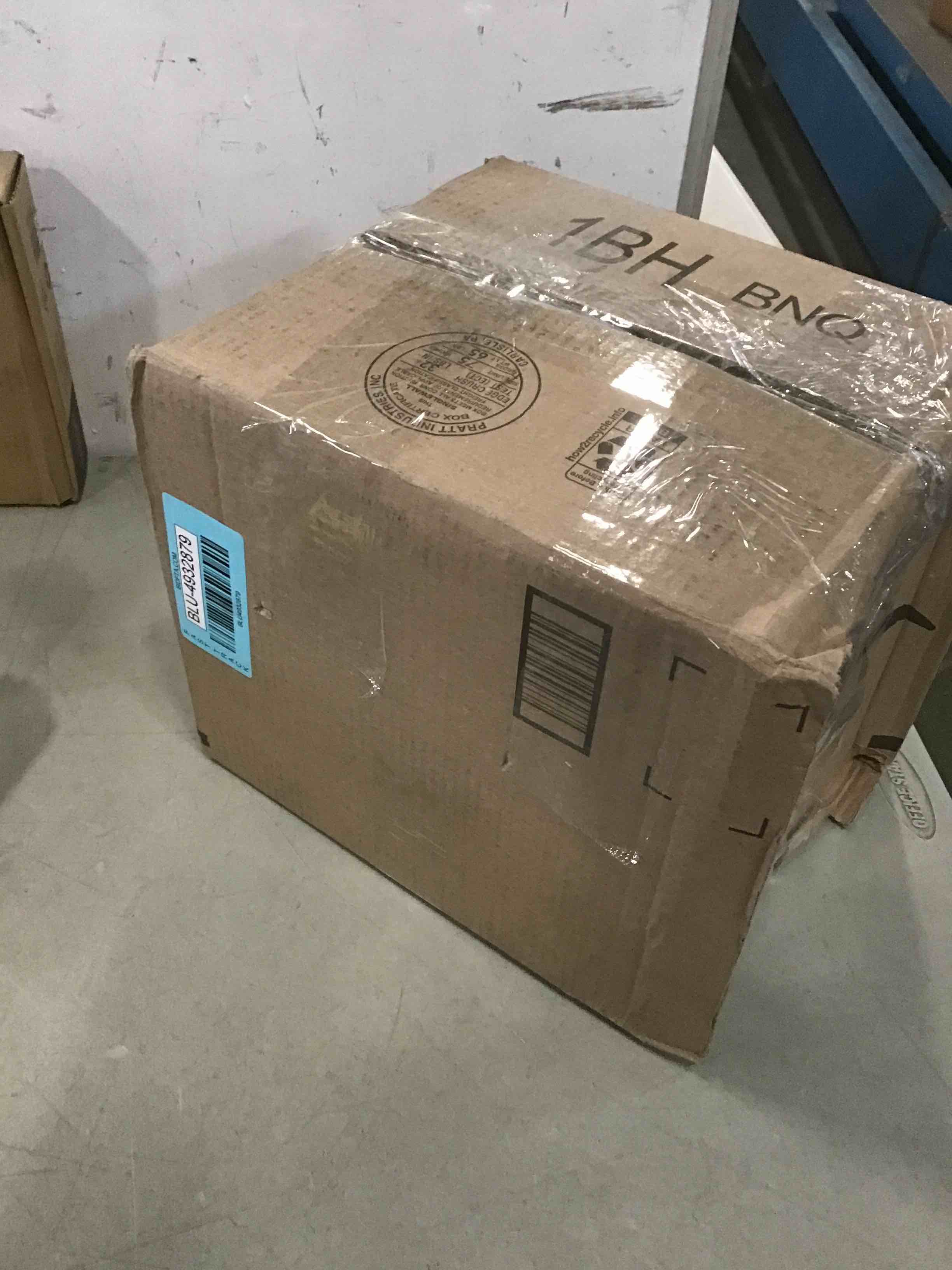 https://s3.amazonaws.com/lotting-images-prod/bidfta/BLU4932879_1705425715003.jpeg