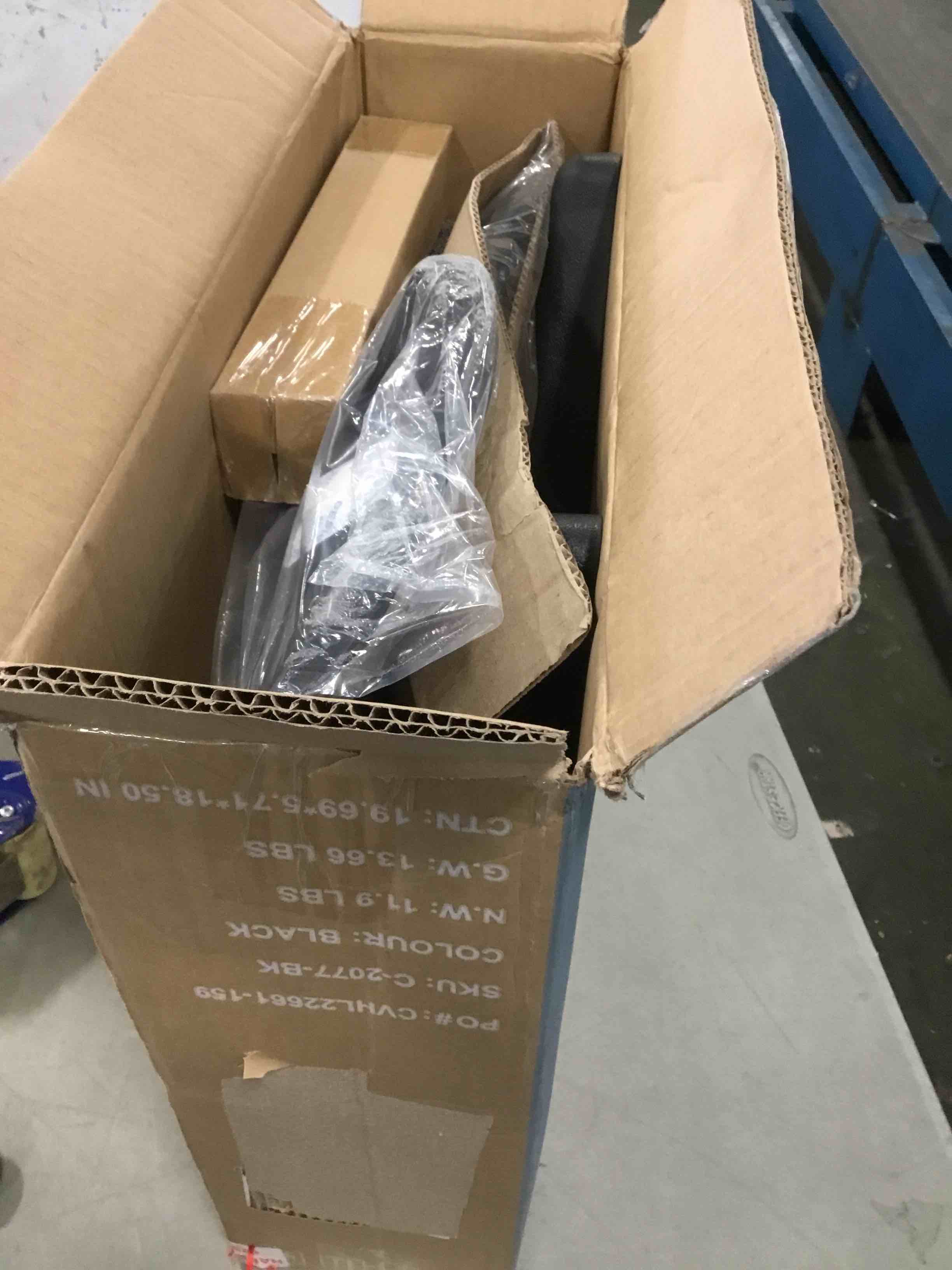 https://s3.amazonaws.com/lotting-images-prod/bidfta/BLU4932921_1705432395599.jpeg