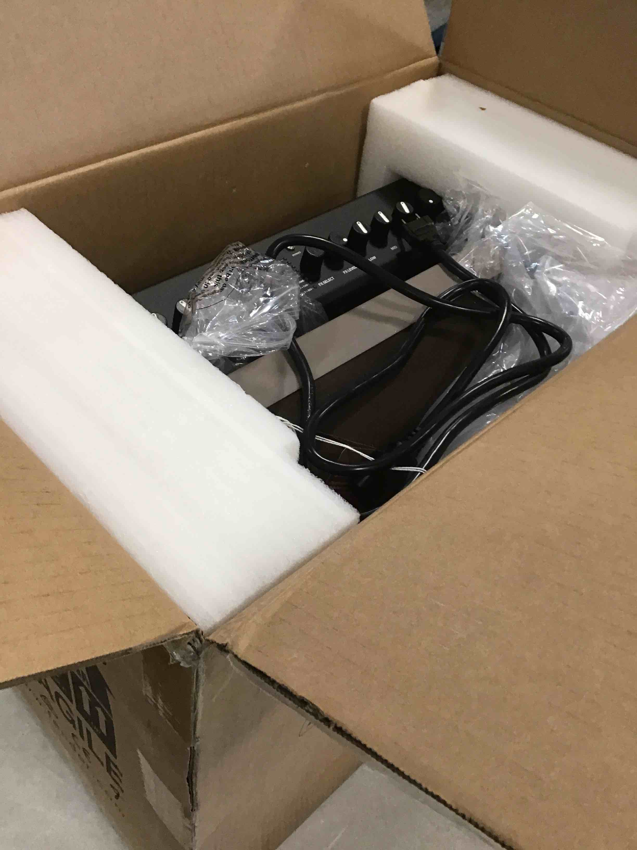 https://s3.amazonaws.com/lotting-images-prod/bidfta/BLU4933047_1705502014012.jpeg