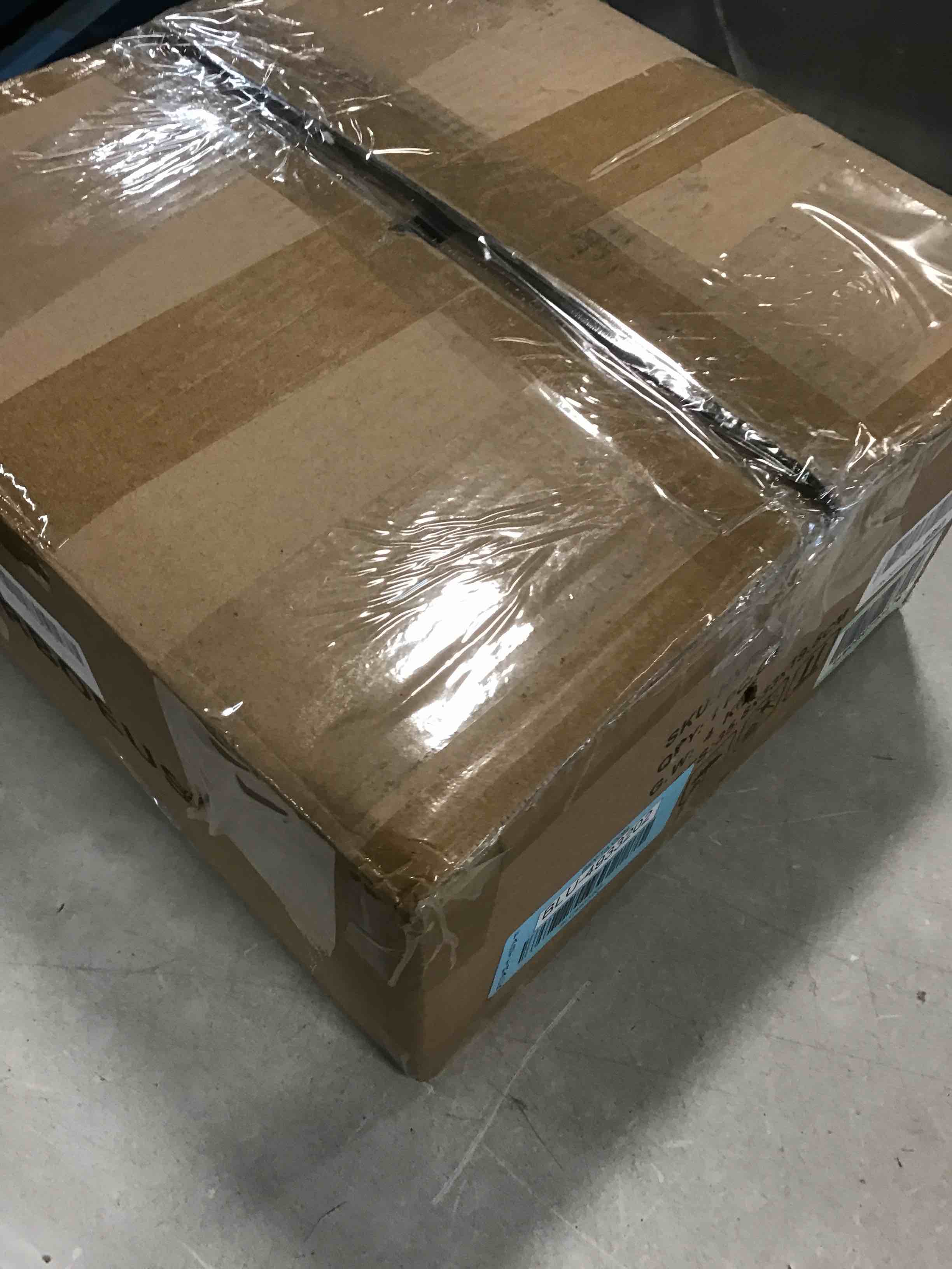 https://s3.amazonaws.com/lotting-images-prod/bidfta/BLU4933202_1705524388589.jpeg