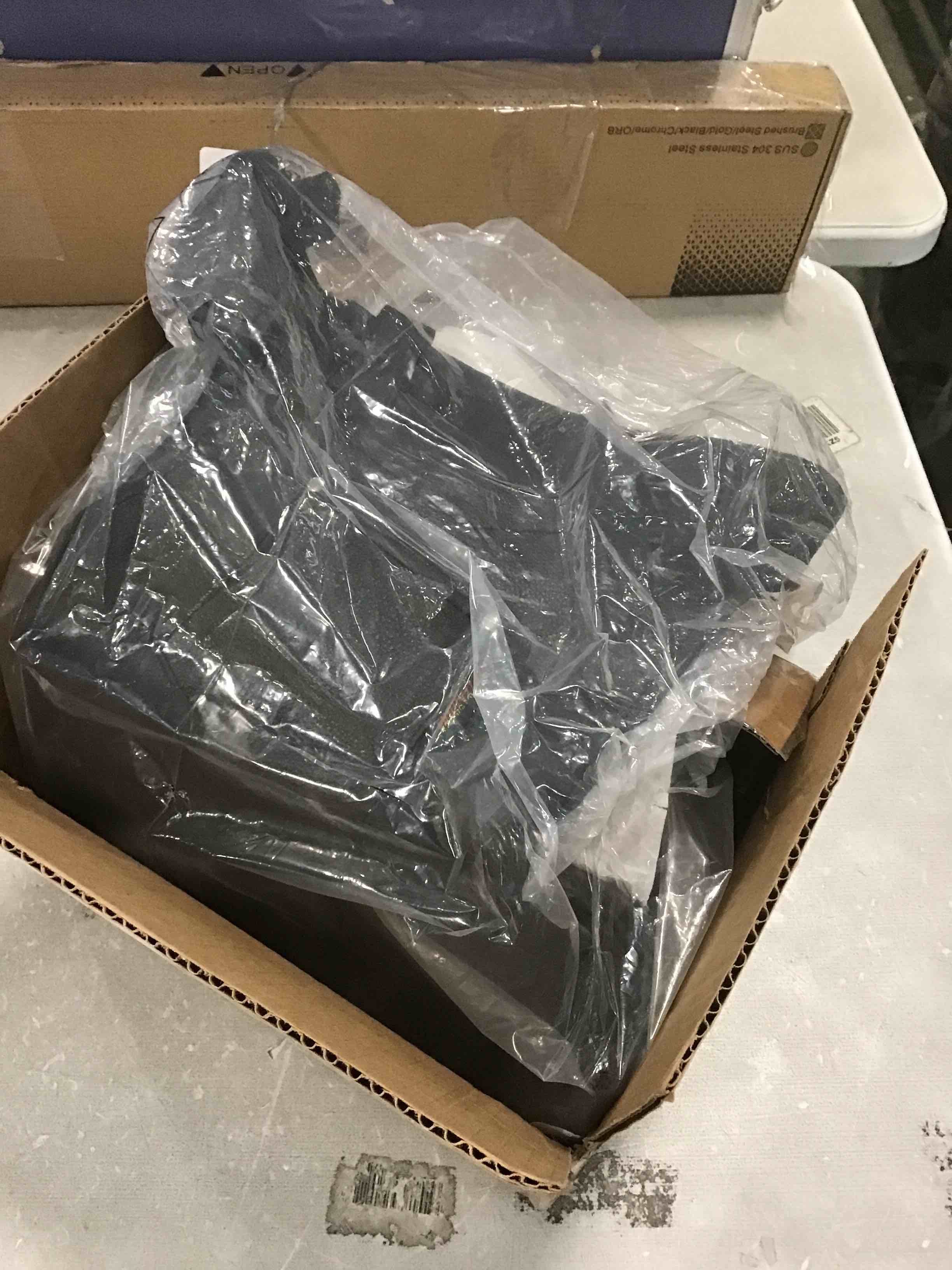 https://s3.amazonaws.com/lotting-images-prod/bidfta/BLU4933298_1705589377949.jpeg