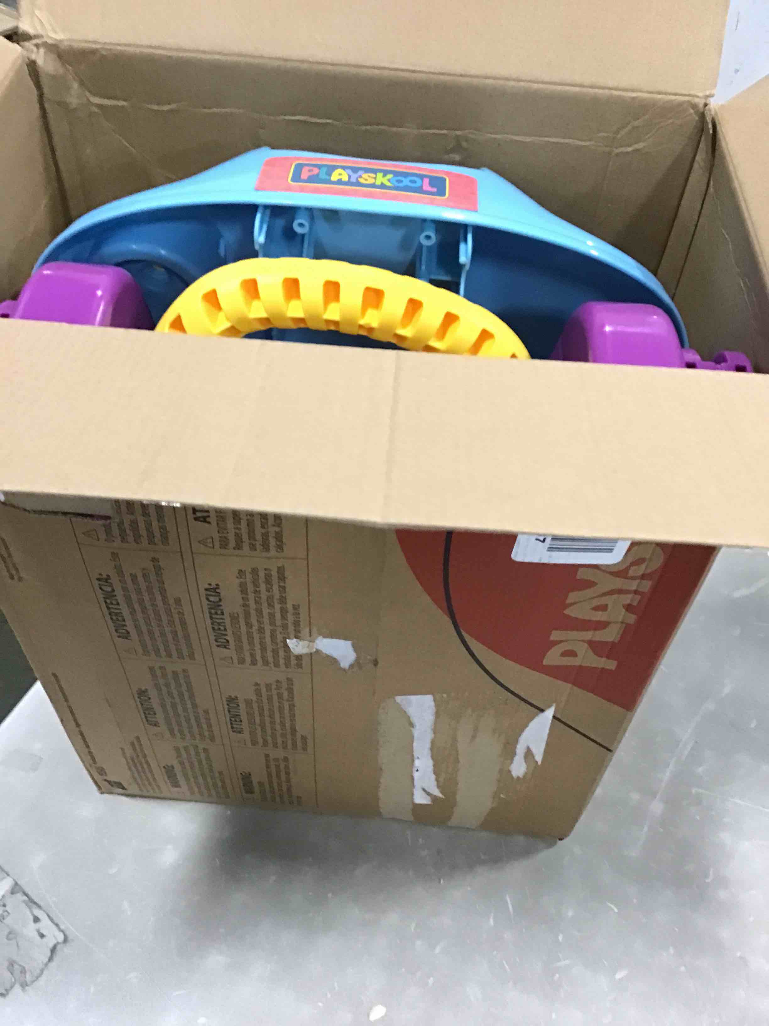 https://s3.amazonaws.com/lotting-images-prod/bidfta/BLU4933745_1705760471161.jpeg