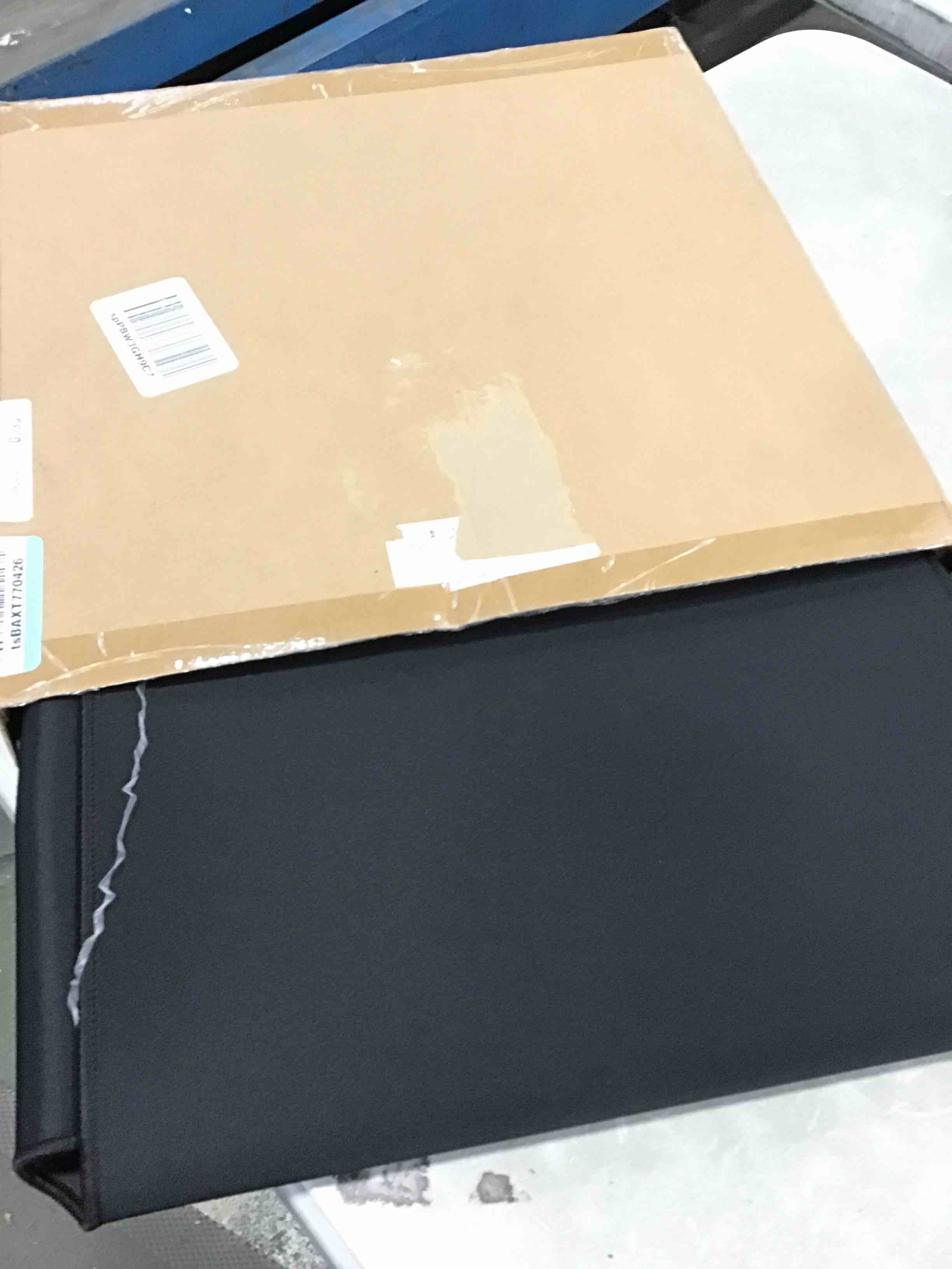 https://s3.amazonaws.com/lotting-images-prod/bidfta/BLU4933865_1705776782738.jpeg