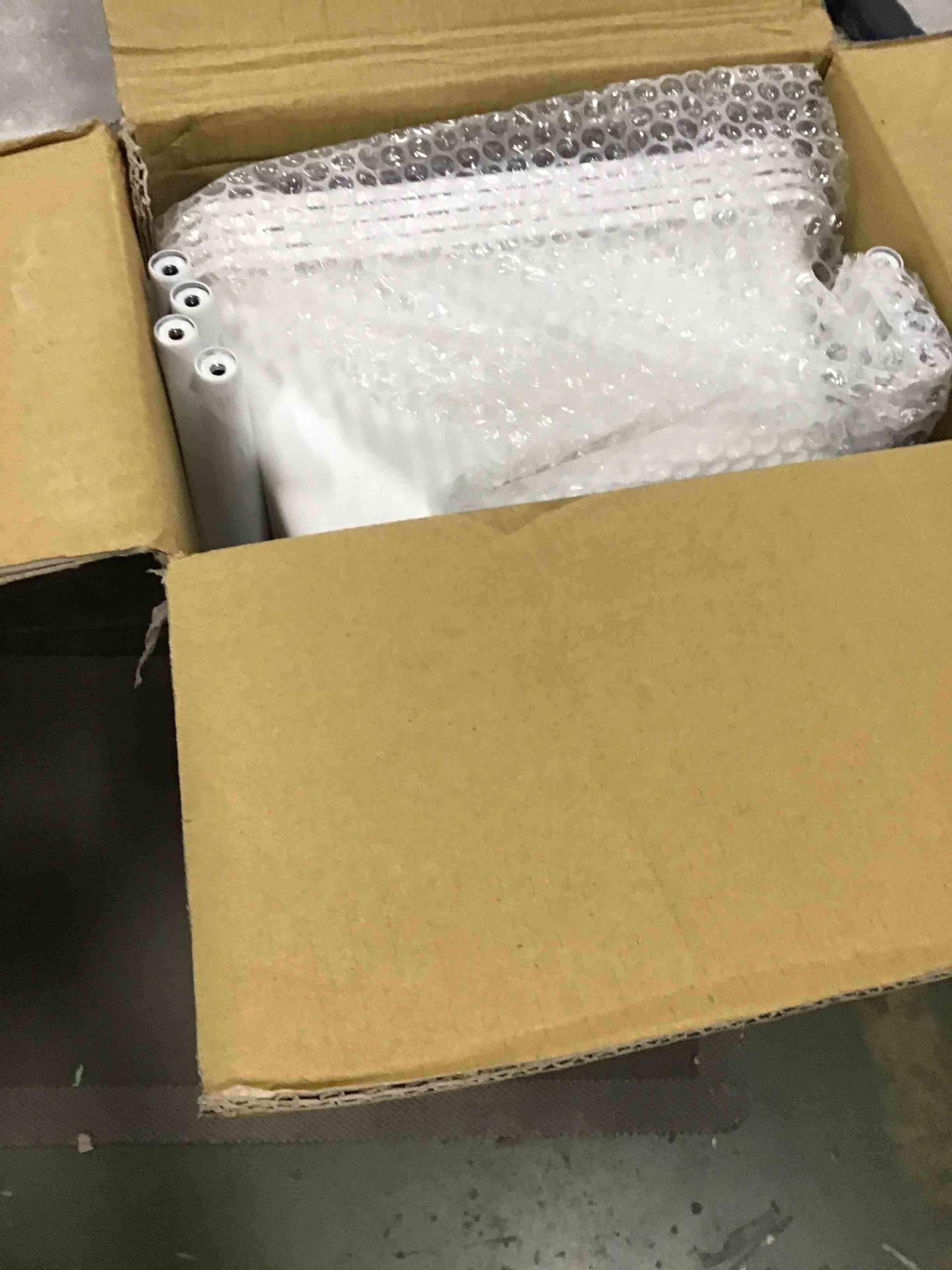 https://s3.amazonaws.com/lotting-images-prod/bidfta/BLU4933930_1705926179386.jpeg