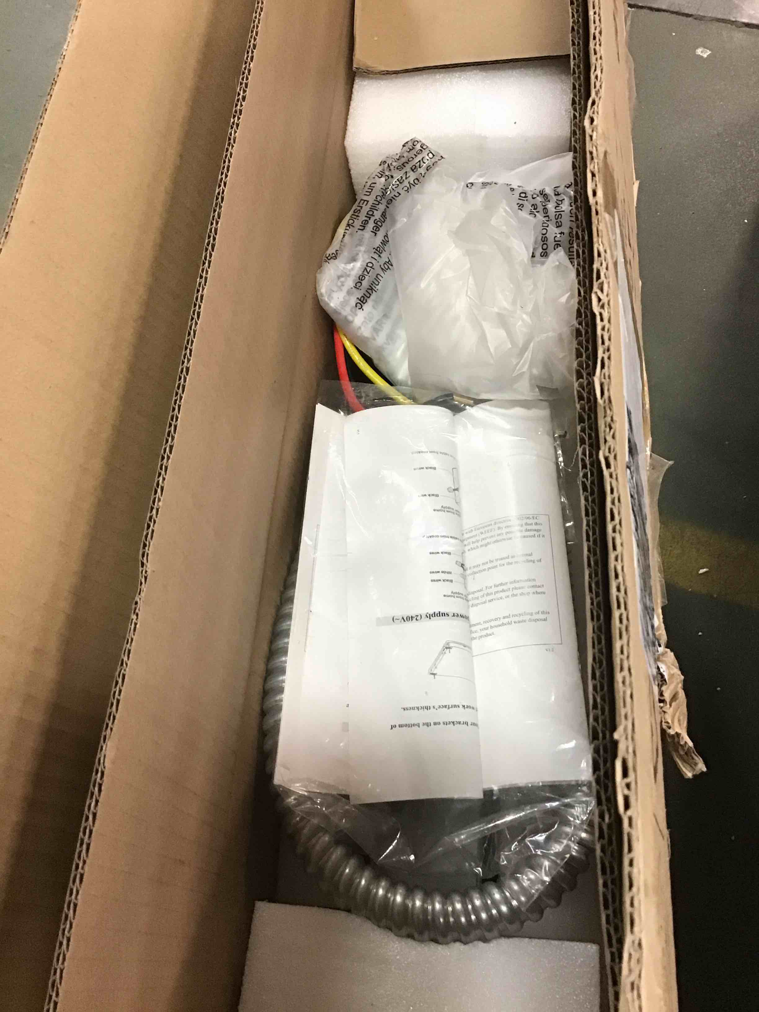 https://s3.amazonaws.com/lotting-images-prod/bidfta/BLU4934250_1704715986154.jpeg