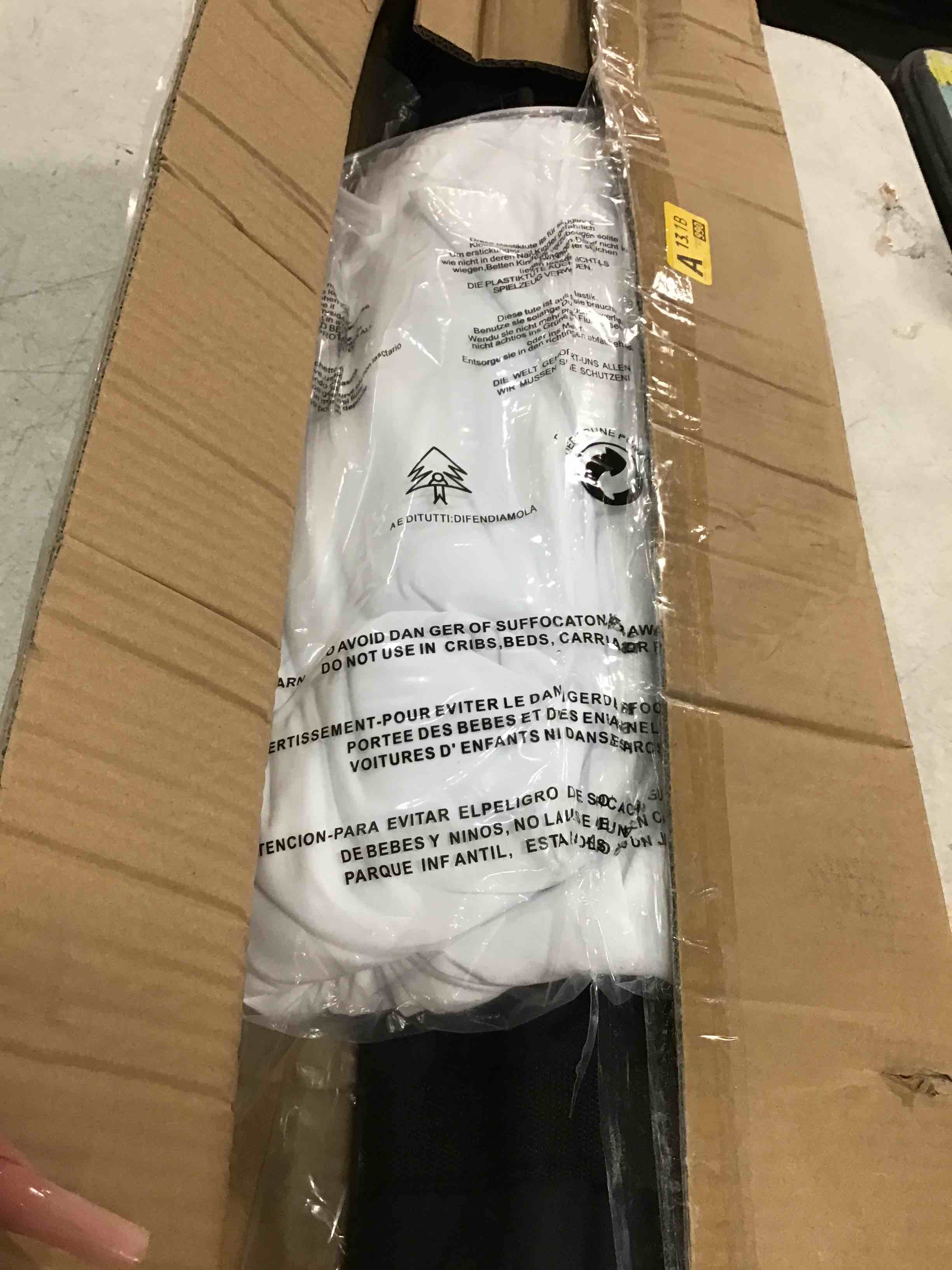 https://s3.amazonaws.com/lotting-images-prod/bidfta/BLU4934272_1704718633934.jpeg