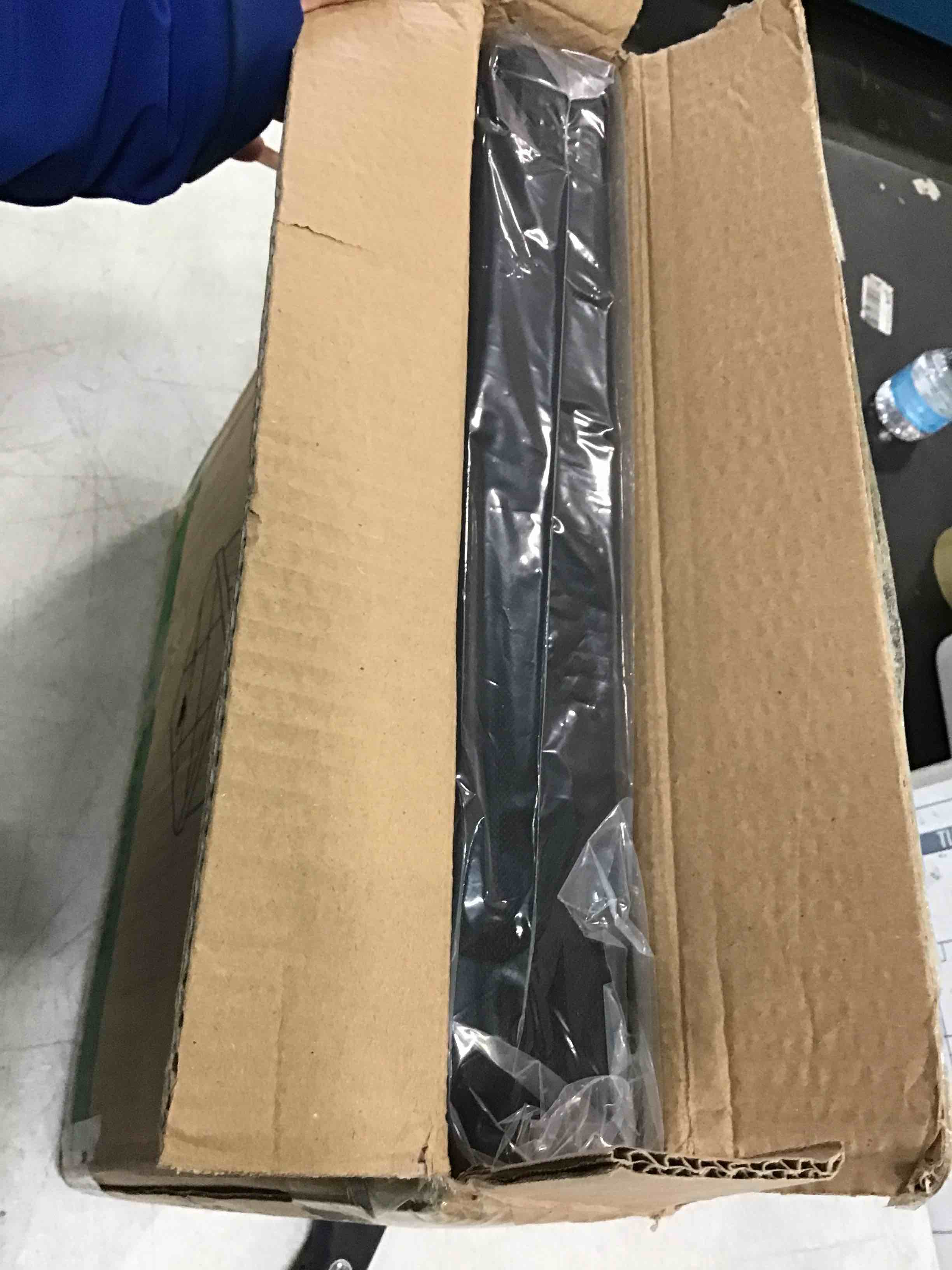 https://s3.amazonaws.com/lotting-images-prod/bidfta/BLU4934378_1704739194689.jpeg