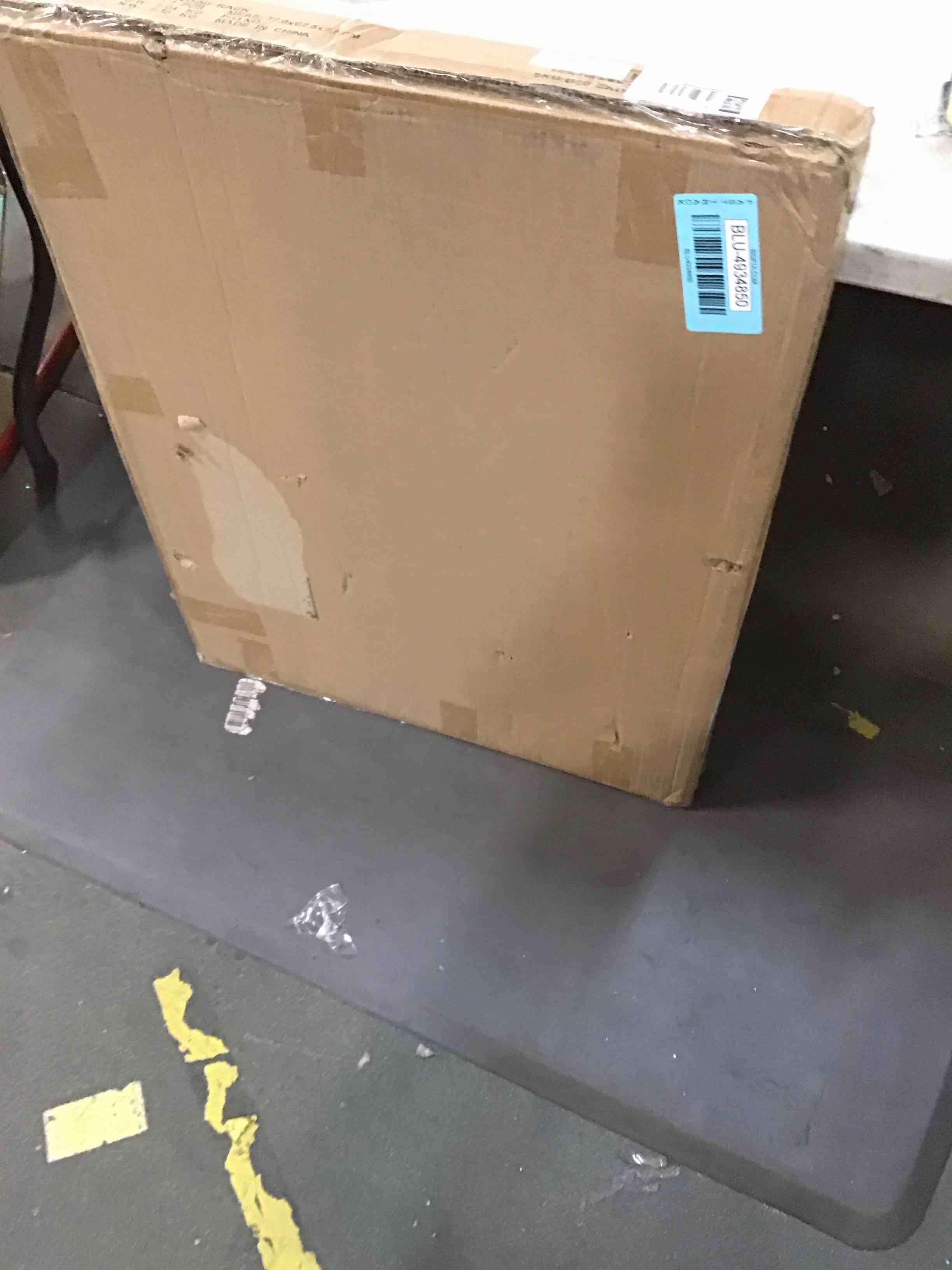 https://s3.amazonaws.com/lotting-images-prod/bidfta/BLU4934850_1705325588288.jpeg