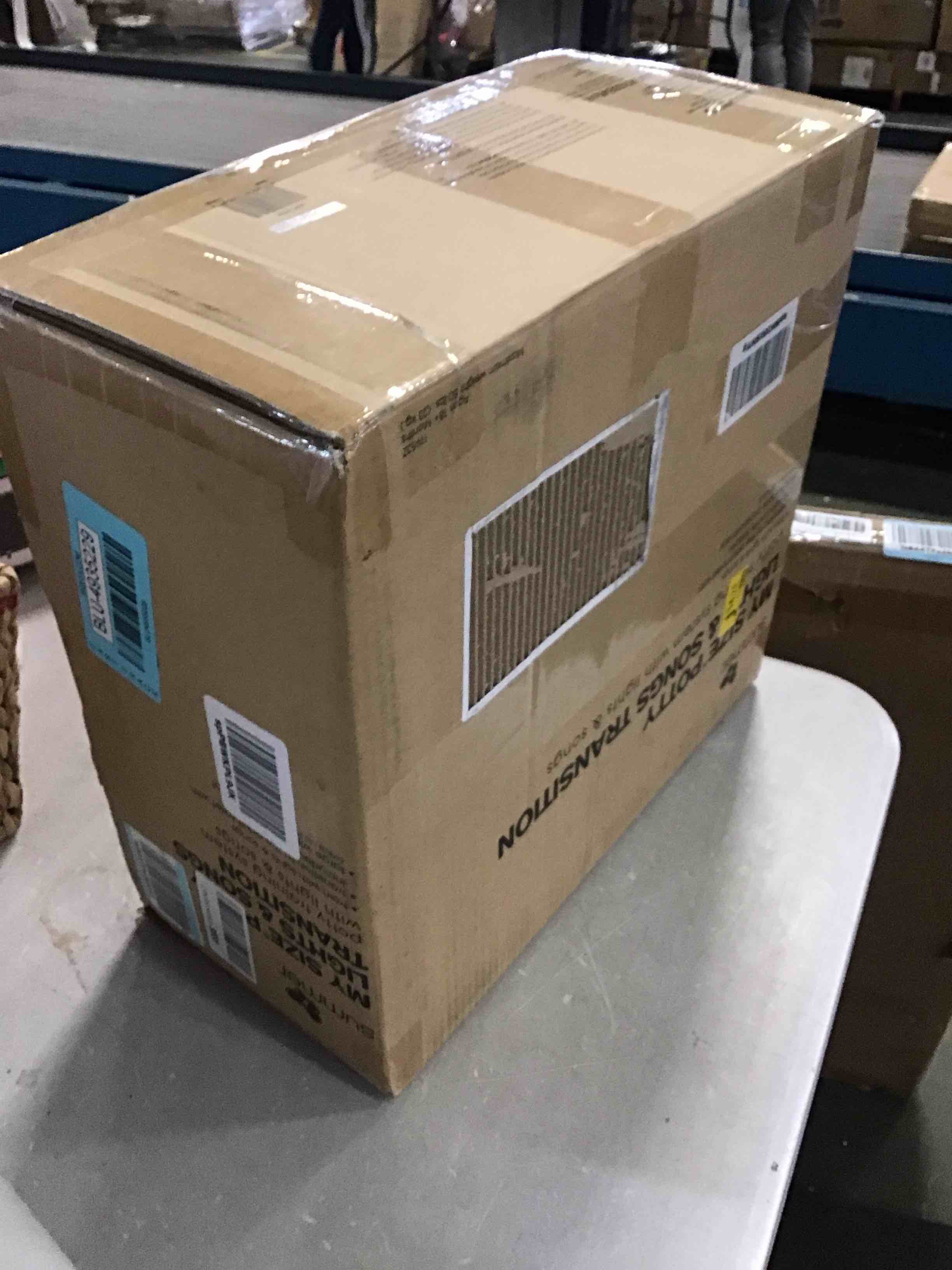 https://s3.amazonaws.com/lotting-images-prod/bidfta/BLU4935229_1705419218394.jpeg