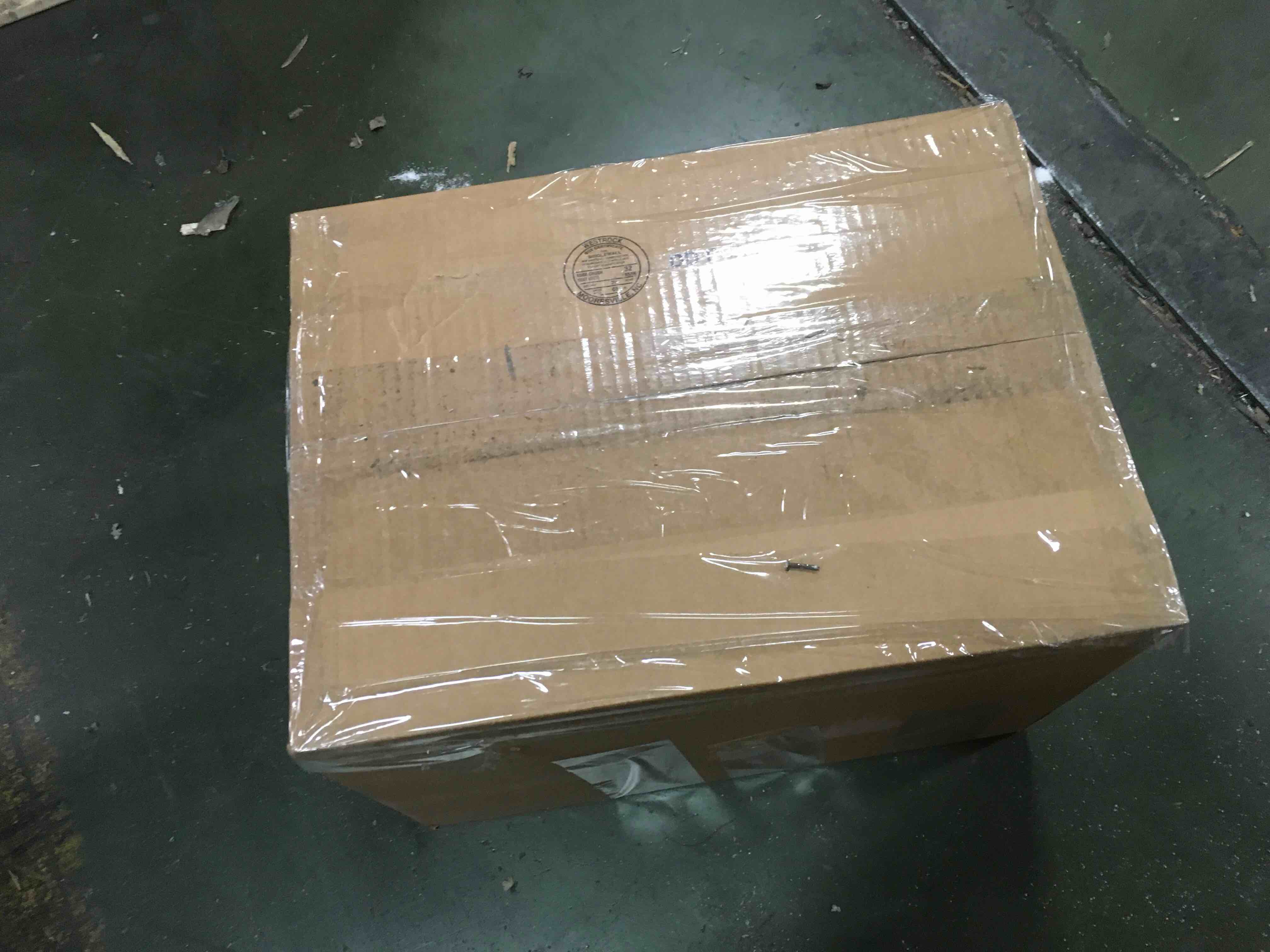 https://s3.amazonaws.com/lotting-images-prod/bidfta/BLU4936174_1704890415571.jpeg