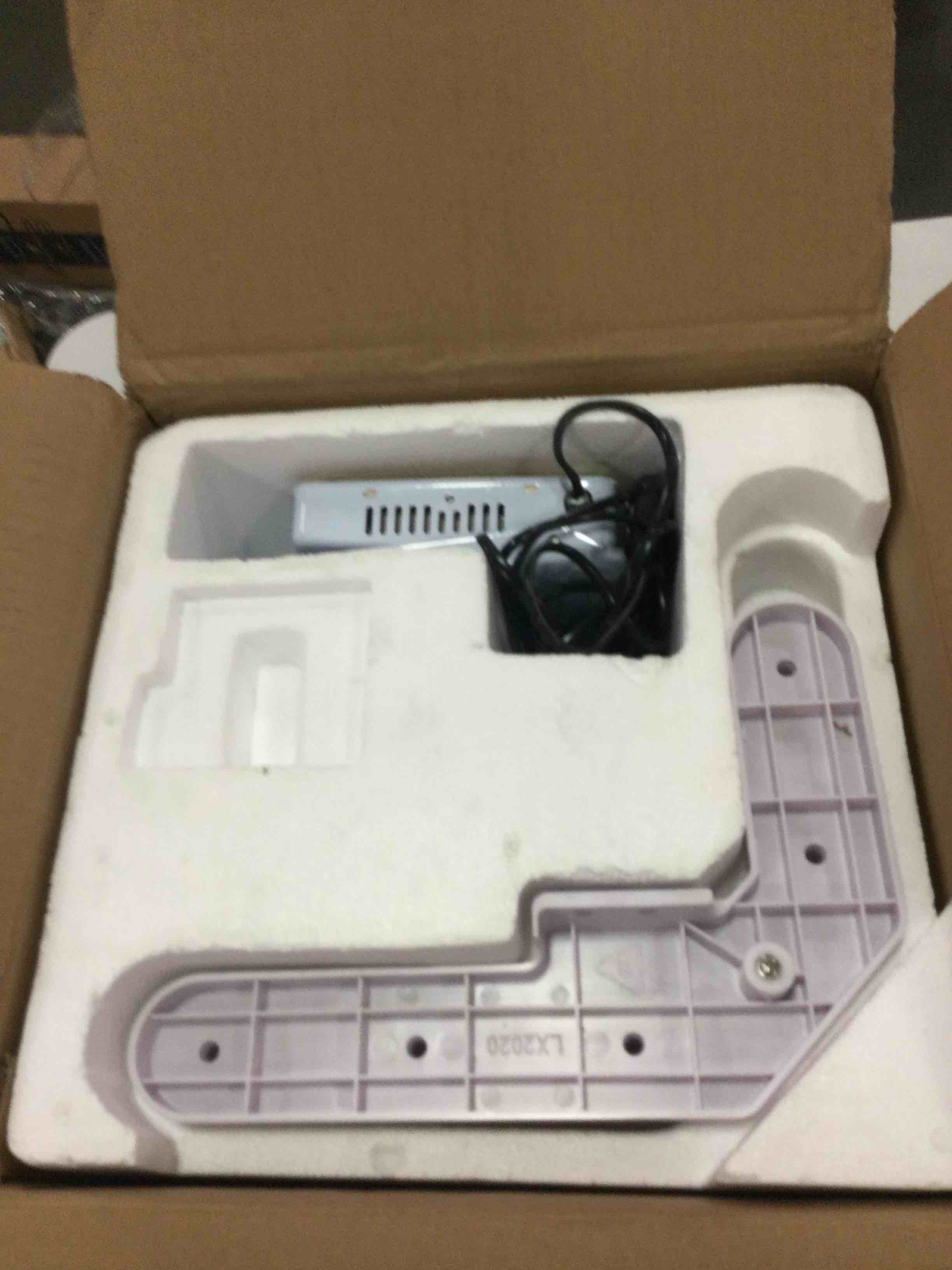 https://s3.amazonaws.com/lotting-images-prod/bidfta/BLU4936880_1705092671979.jpeg