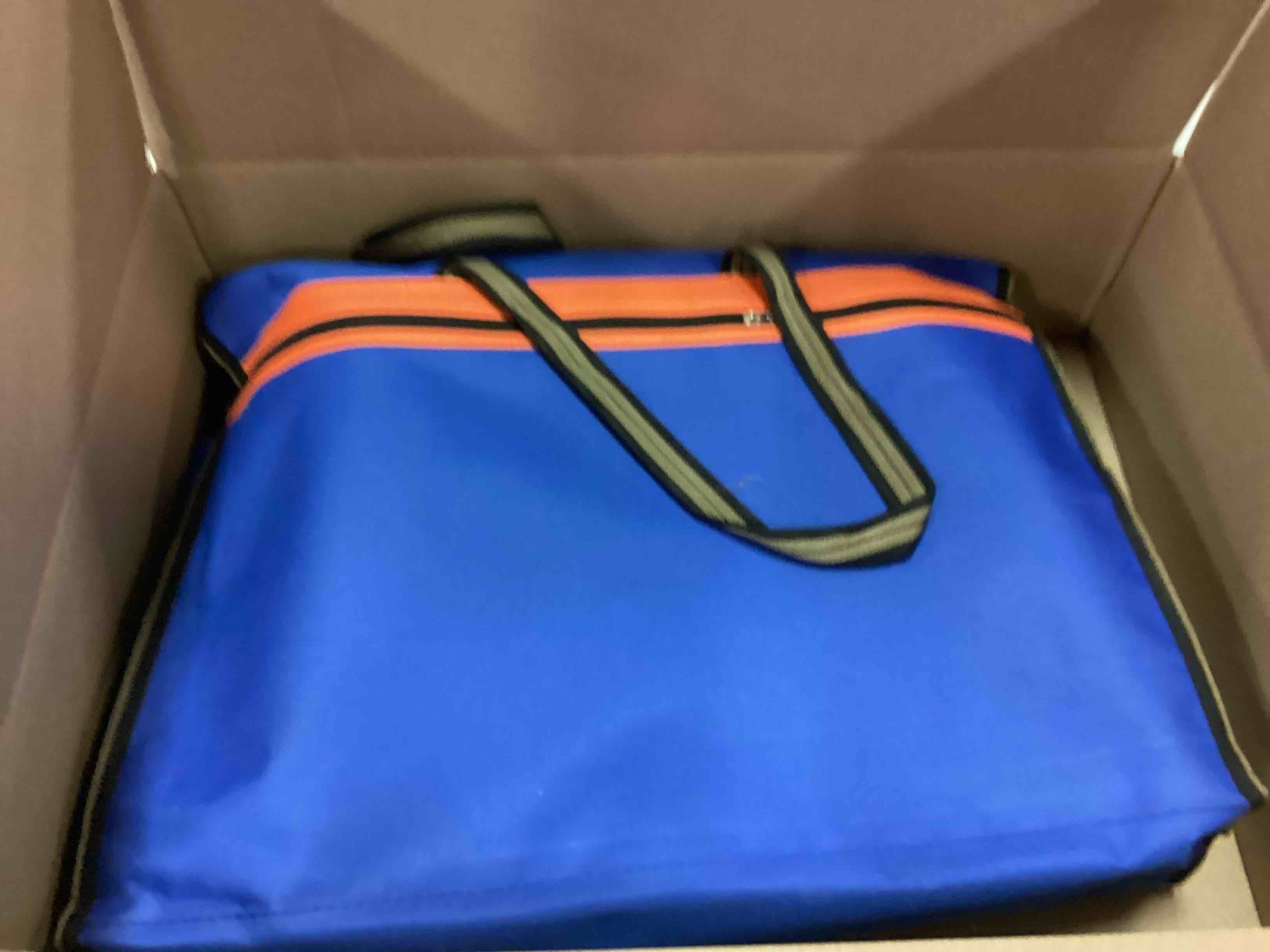 https://s3.amazonaws.com/lotting-images-prod/bidfta/BLU4936898_1705148594956.jpeg