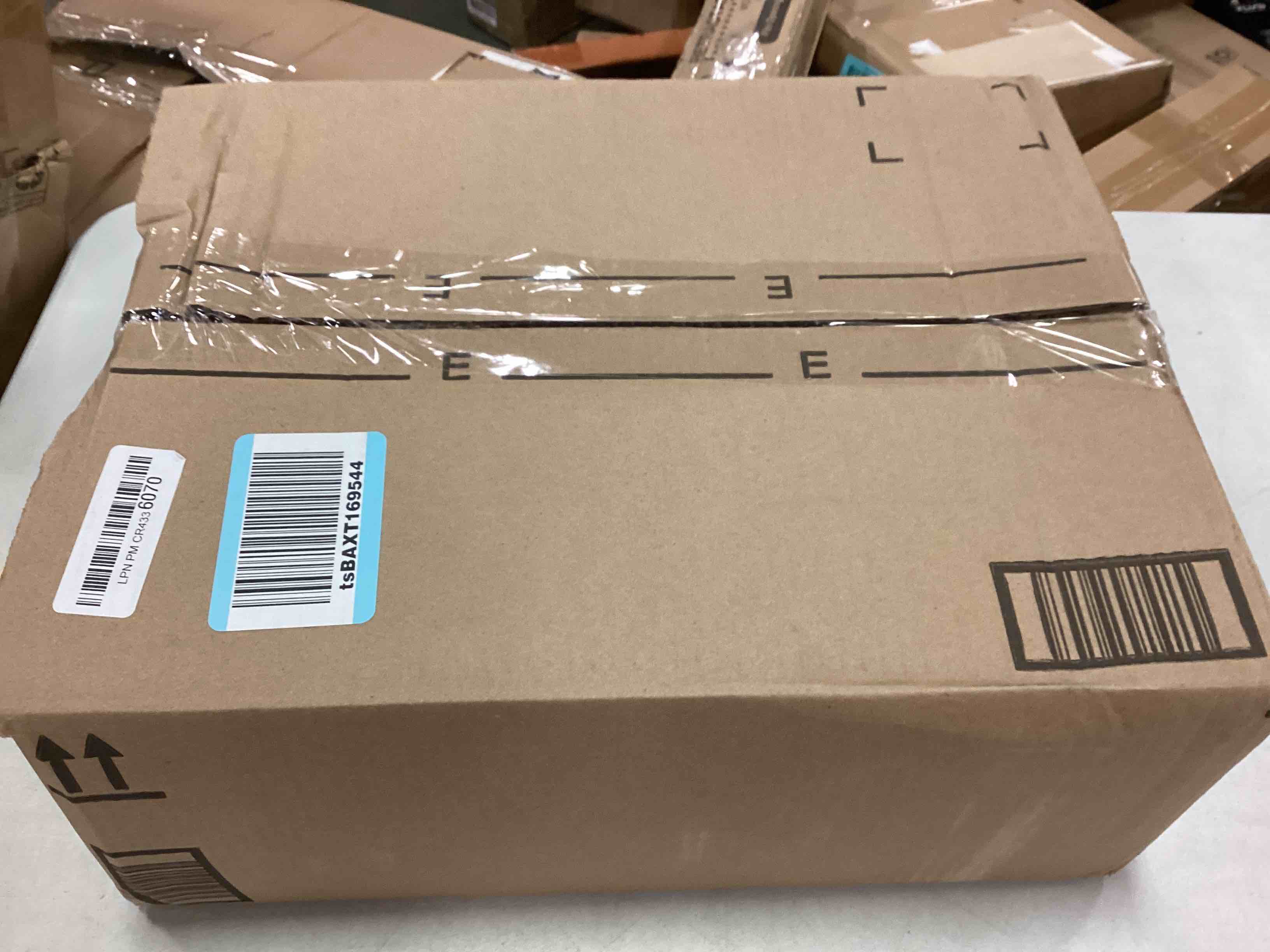 https://s3.amazonaws.com/lotting-images-prod/bidfta/BLU4936913_1705149870032.jpeg