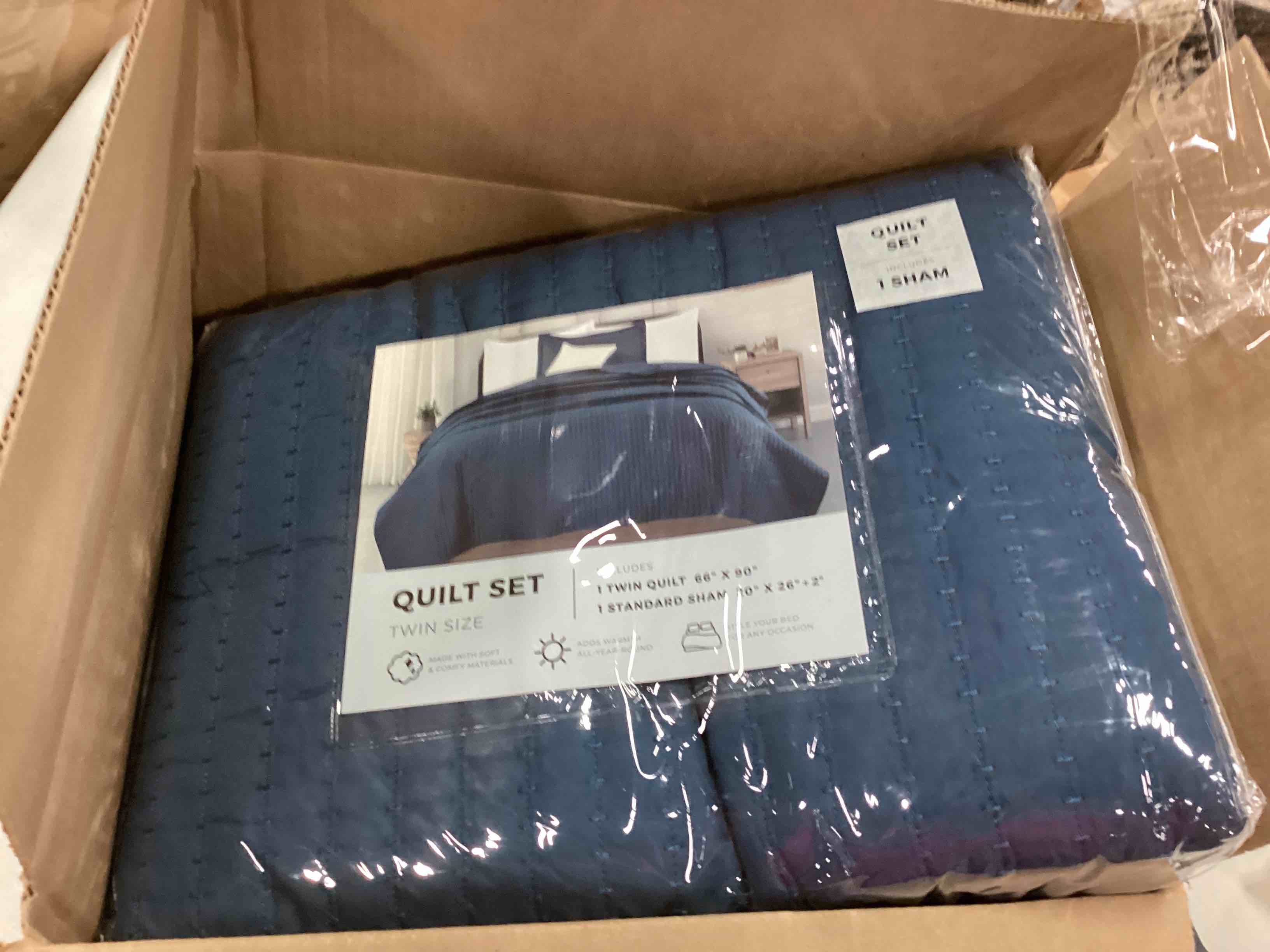 https://s3.amazonaws.com/lotting-images-prod/bidfta/BLU4936913_1705149884904.jpeg