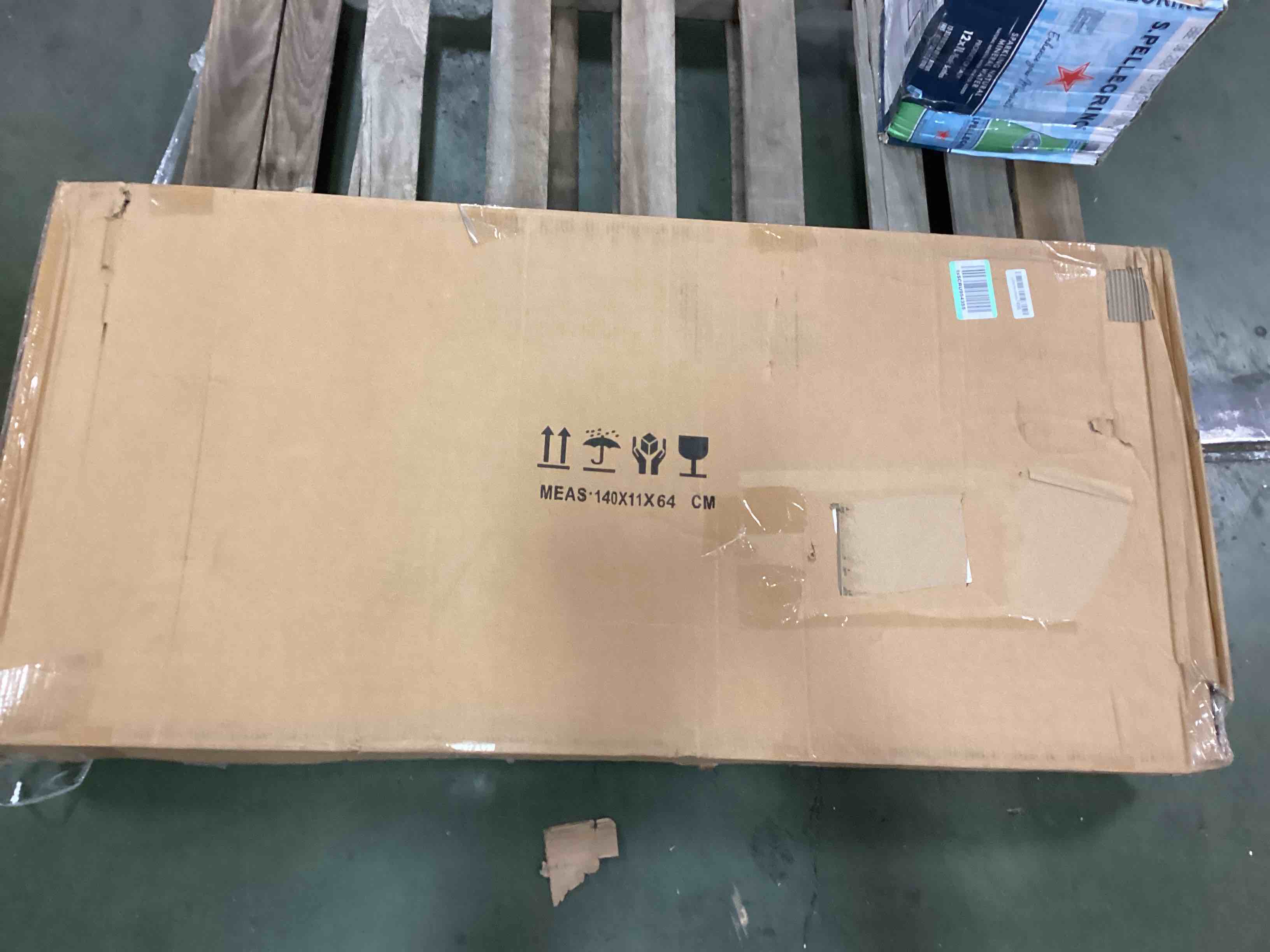 https://s3.amazonaws.com/lotting-images-prod/bidfta/BLU4936924_1705150647400.jpeg